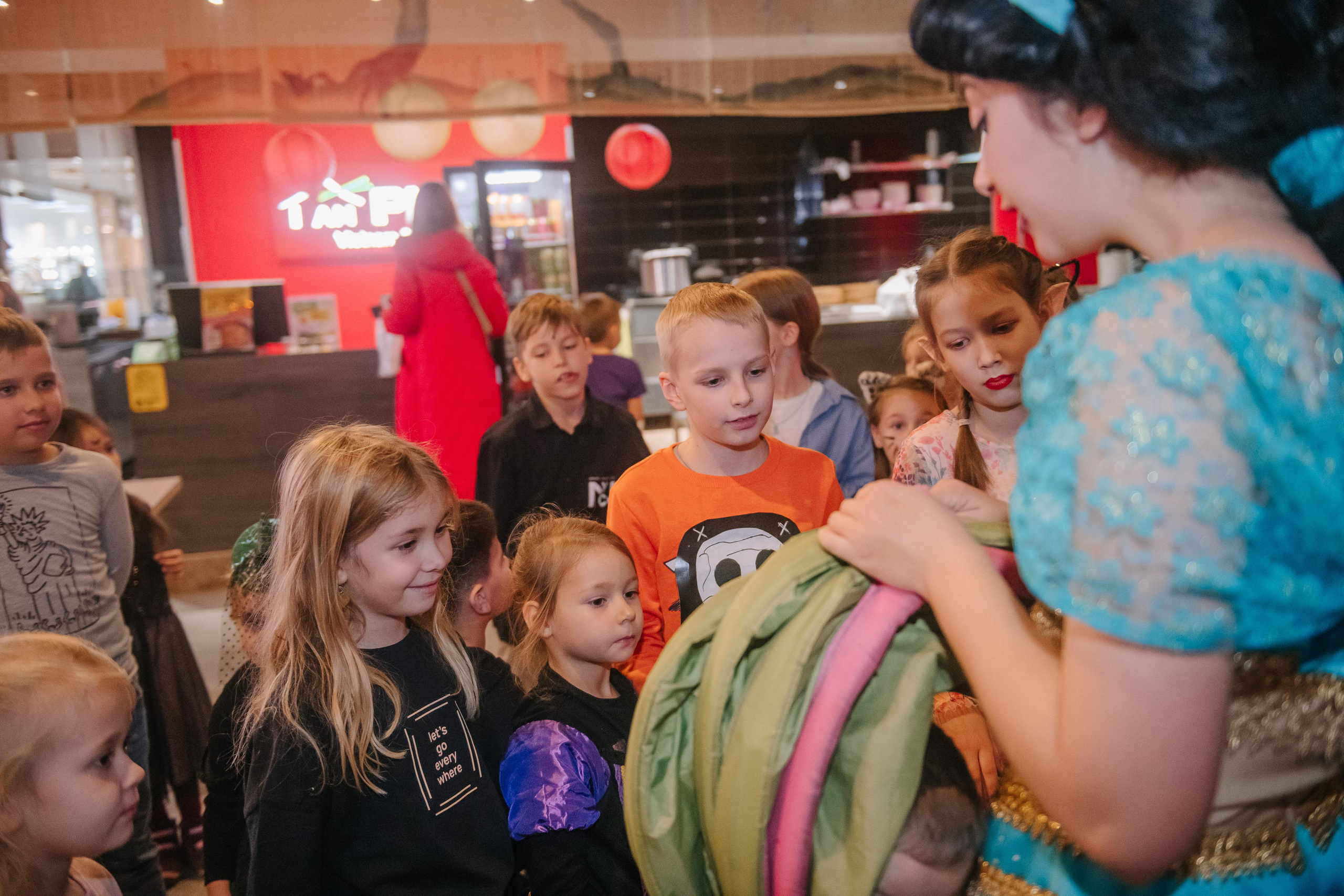 Гастродвор детский мастер-класс на Хеллоуин по приготовлению пиццы. Фотограф Валерия Голубева (Миронова)