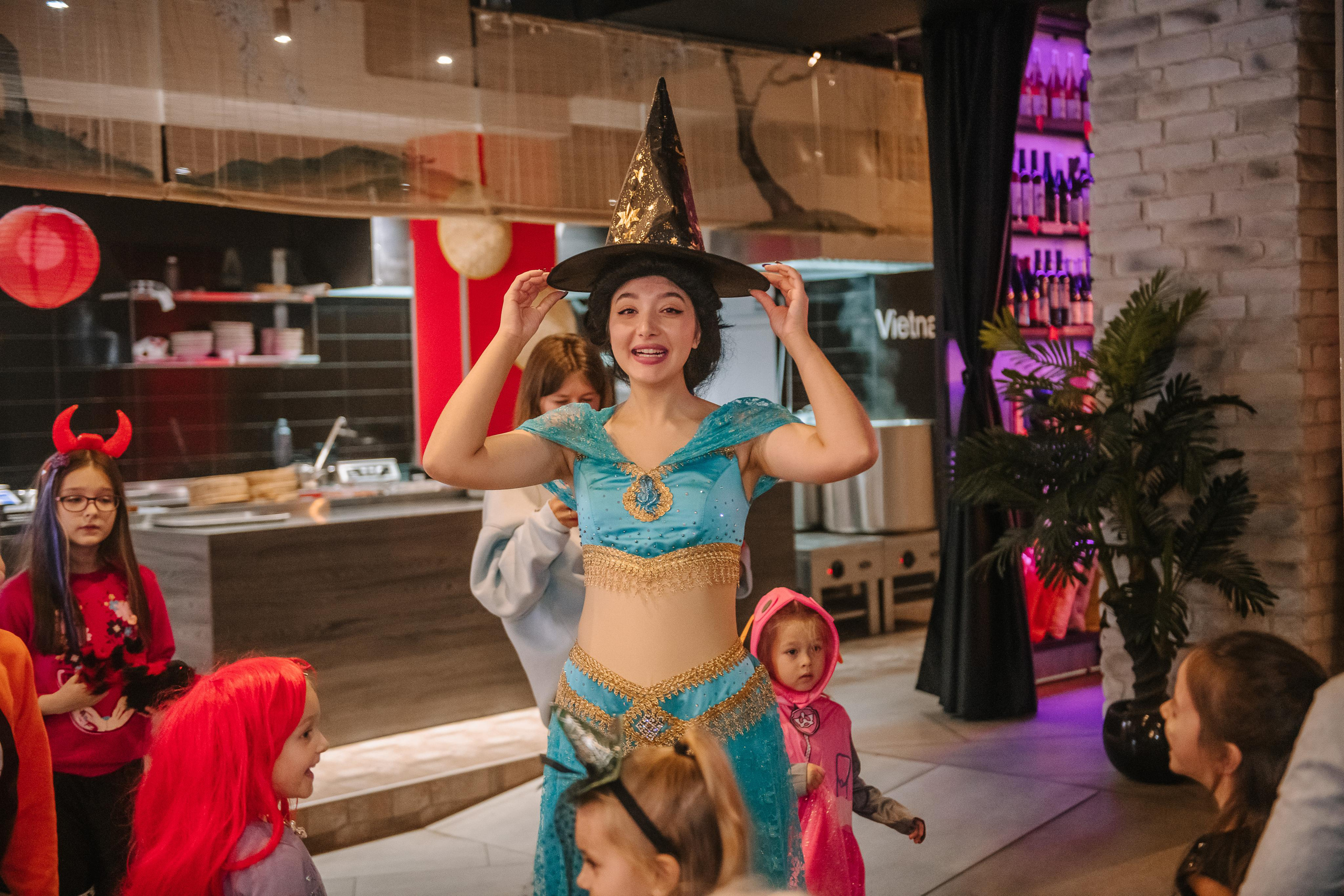 Гастродвор детский мастер-класс на Хеллоуин по приготовлению пиццы. Фотограф Валерия Голубева (Миронова)