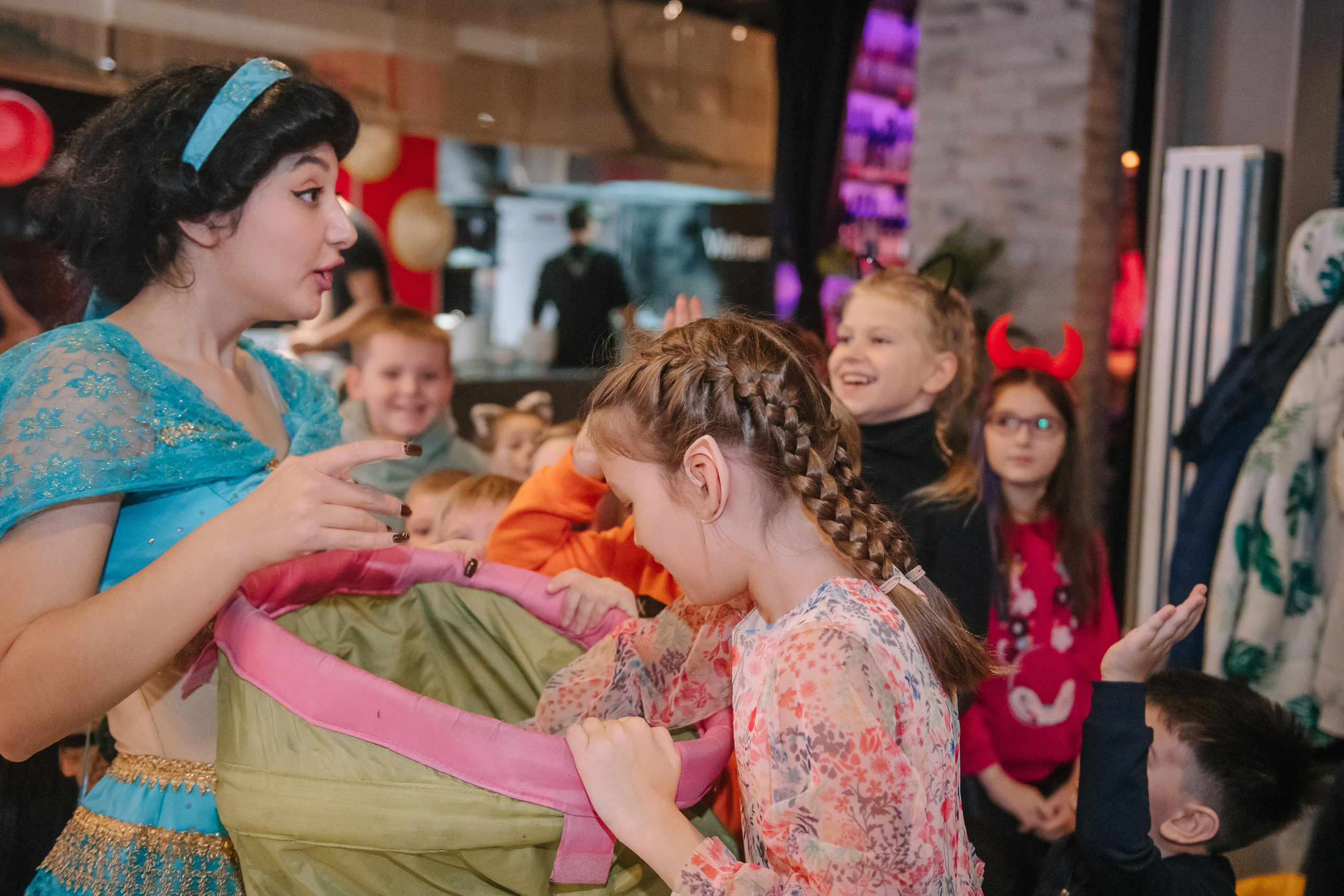 Гастродвор детский мастер-класс на Хеллоуин по приготовлению пиццы. Фотограф Валерия Голубева (Миронова)