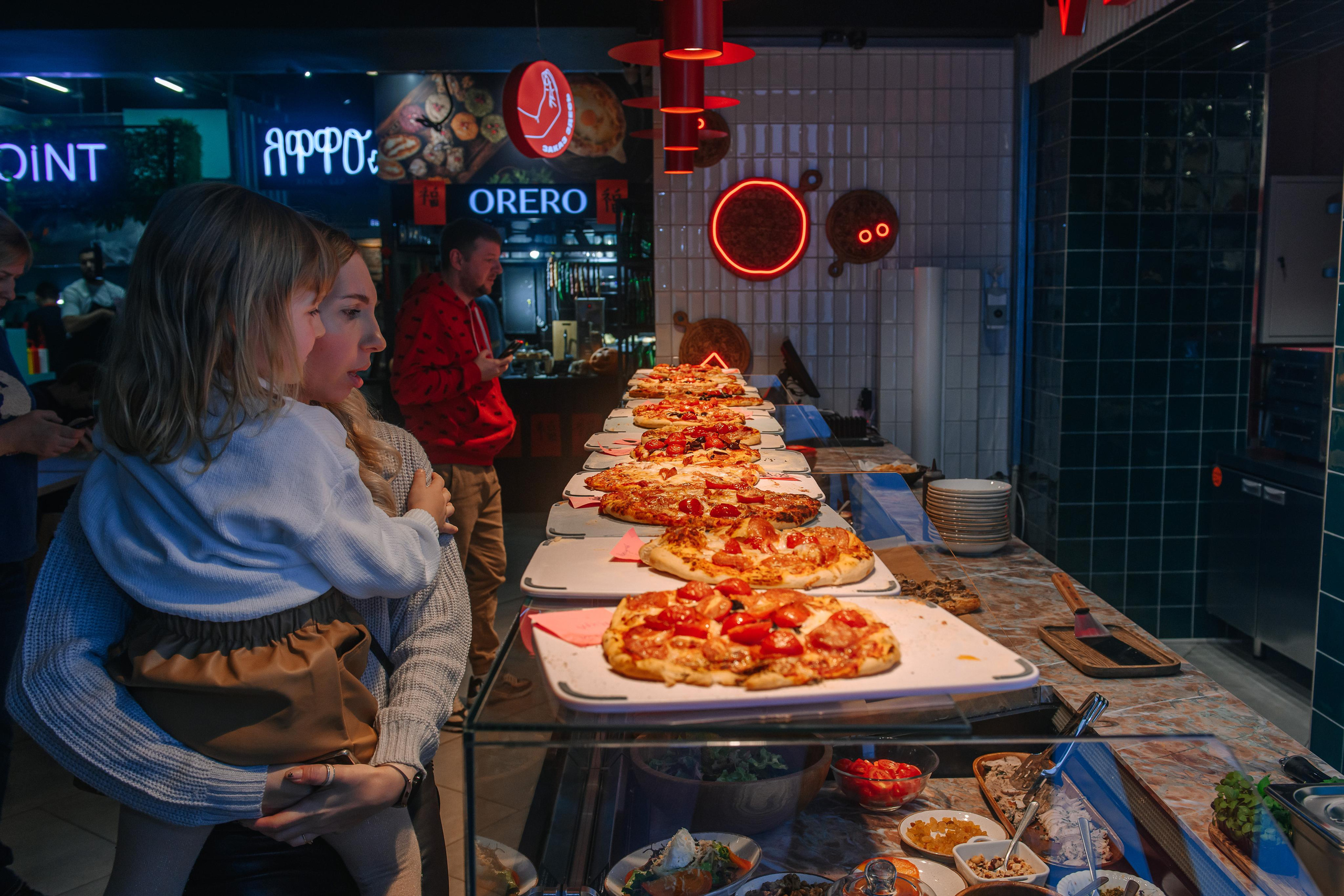 Гастродвор детский мастер-класс на Хеллоуин по приготовлению пиццы. Фотограф Валерия Голубева (Миронова)