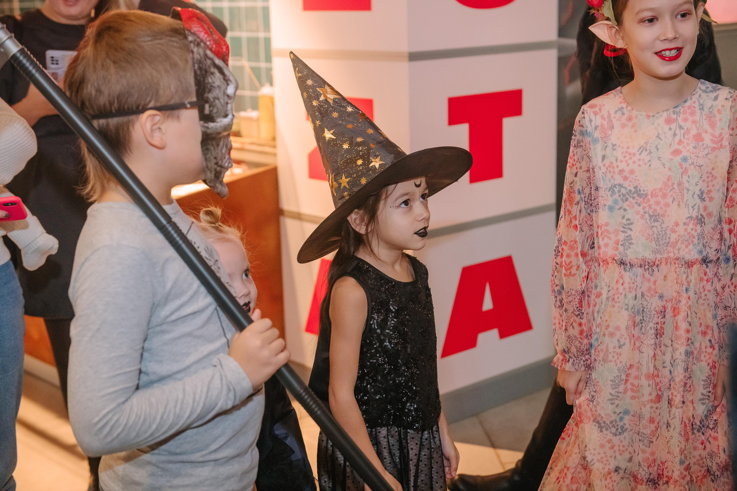 Гастродвор детский мастер-класс на Хеллоуин по приготовлению пиццы. Фотограф Валерия Голубева (Миронова)