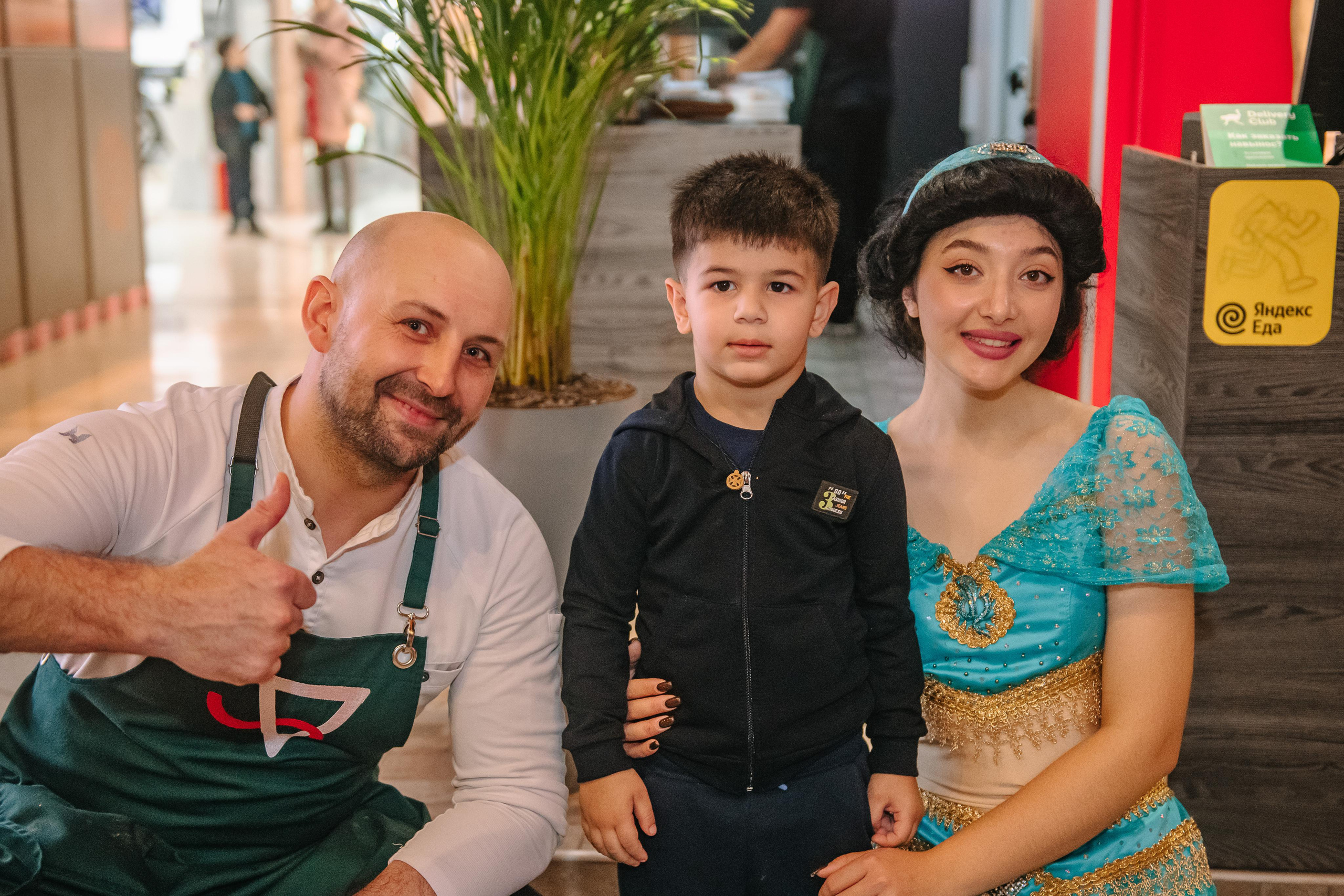 Гастродвор детский мастер-класс на Хеллоуин по приготовлению пиццы. Фотограф Валерия Голубева (Миронова)