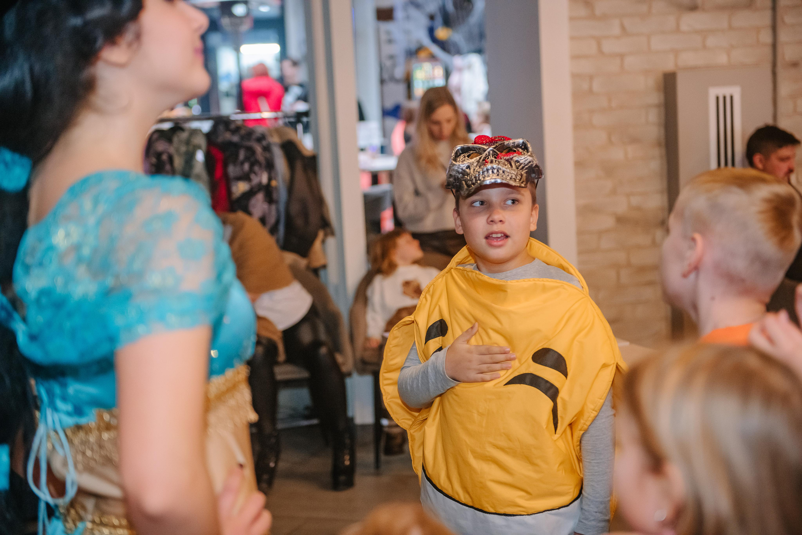 Гастродвор детский мастер-класс на Хеллоуин по приготовлению пиццы. Фотограф Валерия Голубева (Миронова)