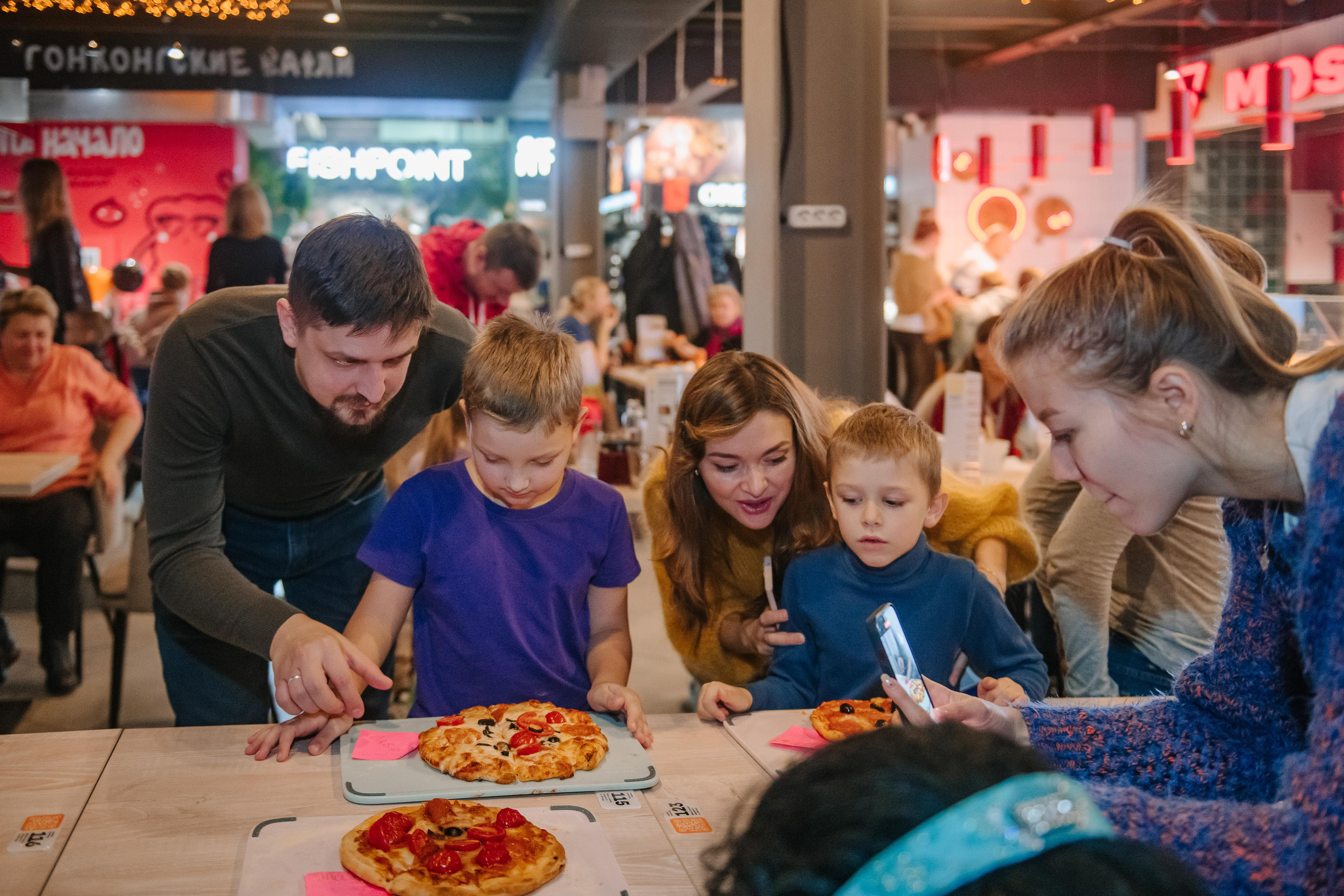 Гастродвор детский мастер-класс на Хеллоуин по приготовлению пиццы. Фотограф Валерия Голубева (Миронова)
