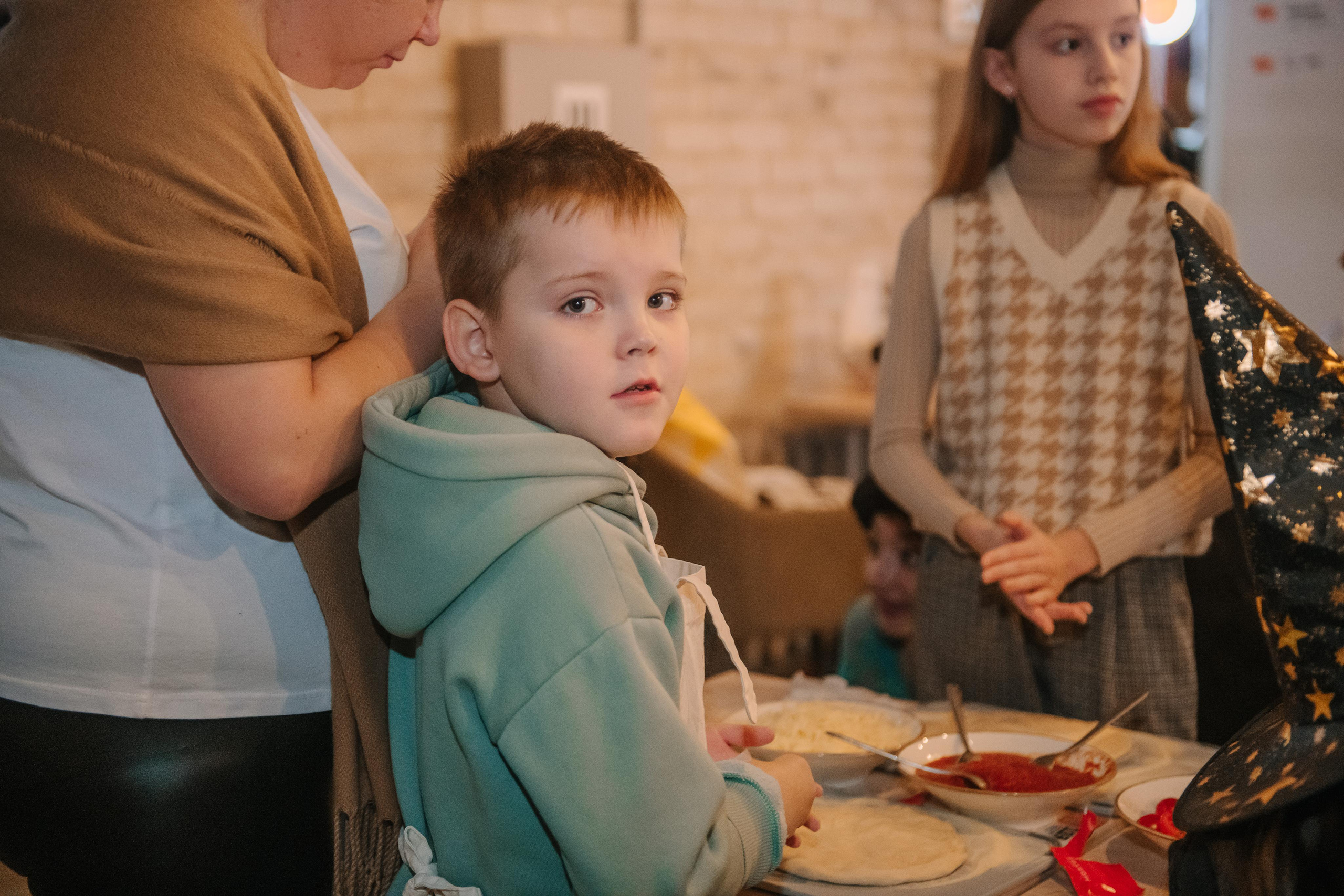 Гастродвор детский мастер-класс на Хеллоуин по приготовлению пиццы. Фотограф Валерия Голубева (Миронова)