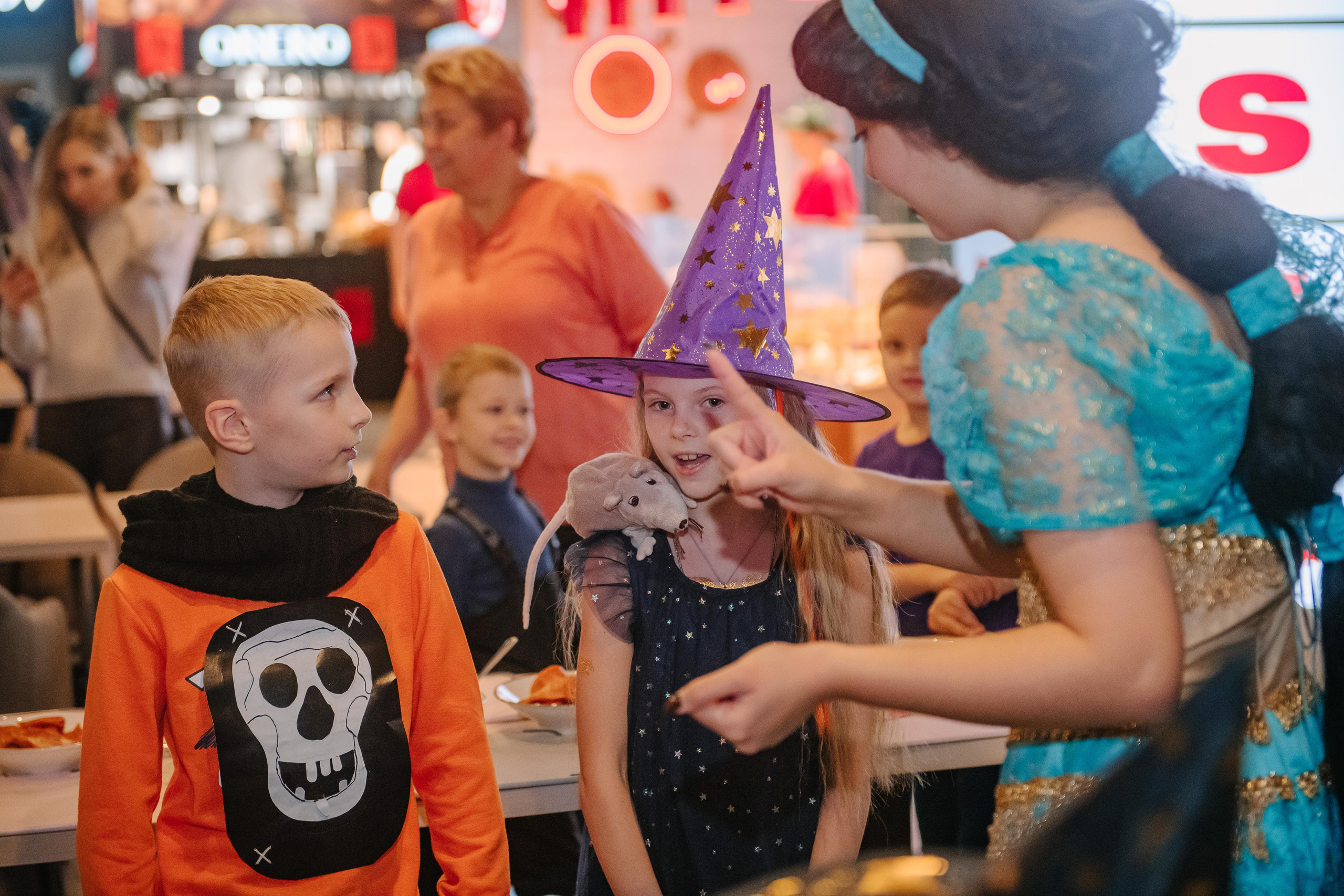 Гастродвор детский мастер-класс на Хеллоуин по приготовлению пиццы. Фотограф Валерия Голубева (Миронова)