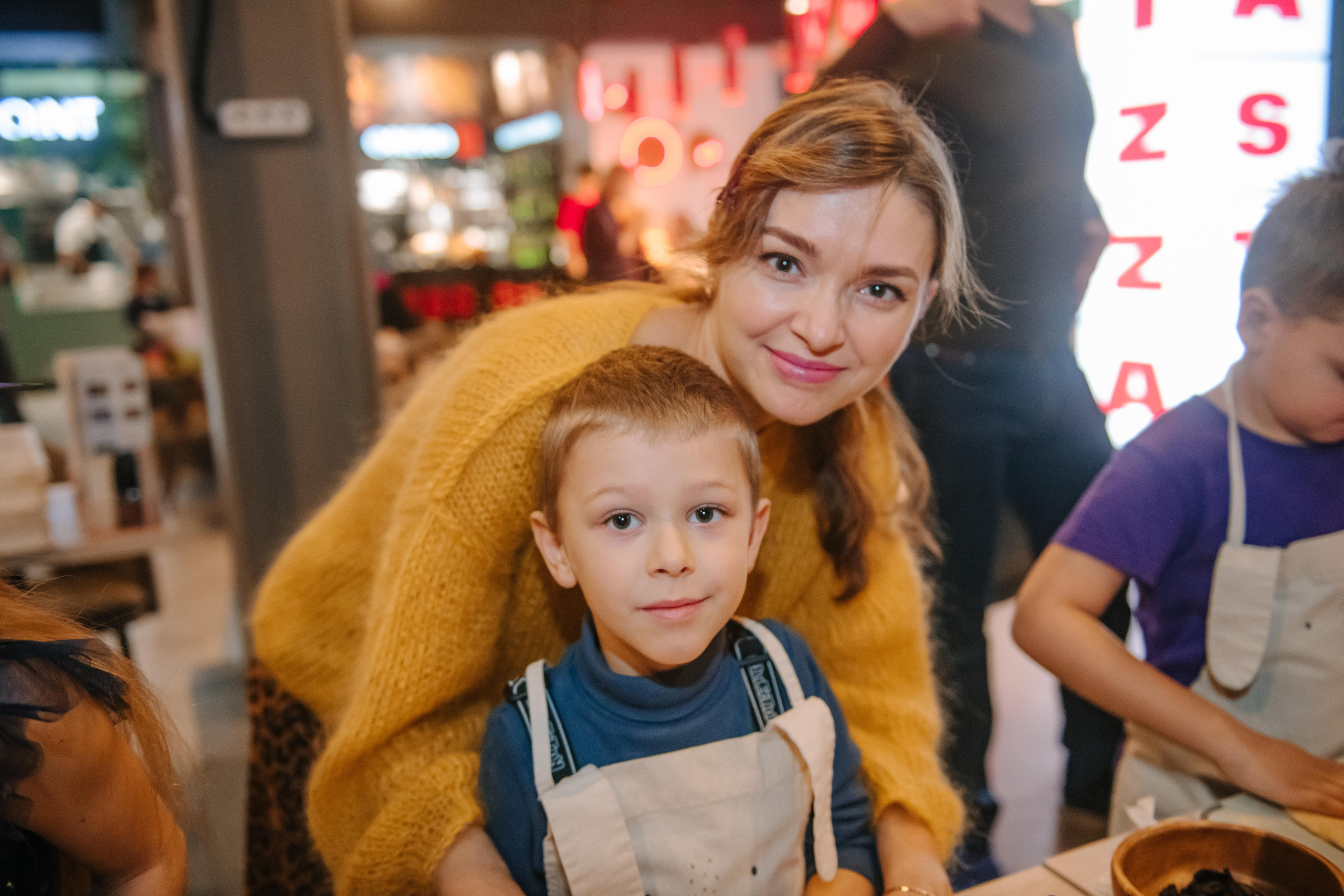 Гастродвор детский мастер-класс на Хеллоуин по приготовлению пиццы. Фотограф Валерия Голубева (Миронова)