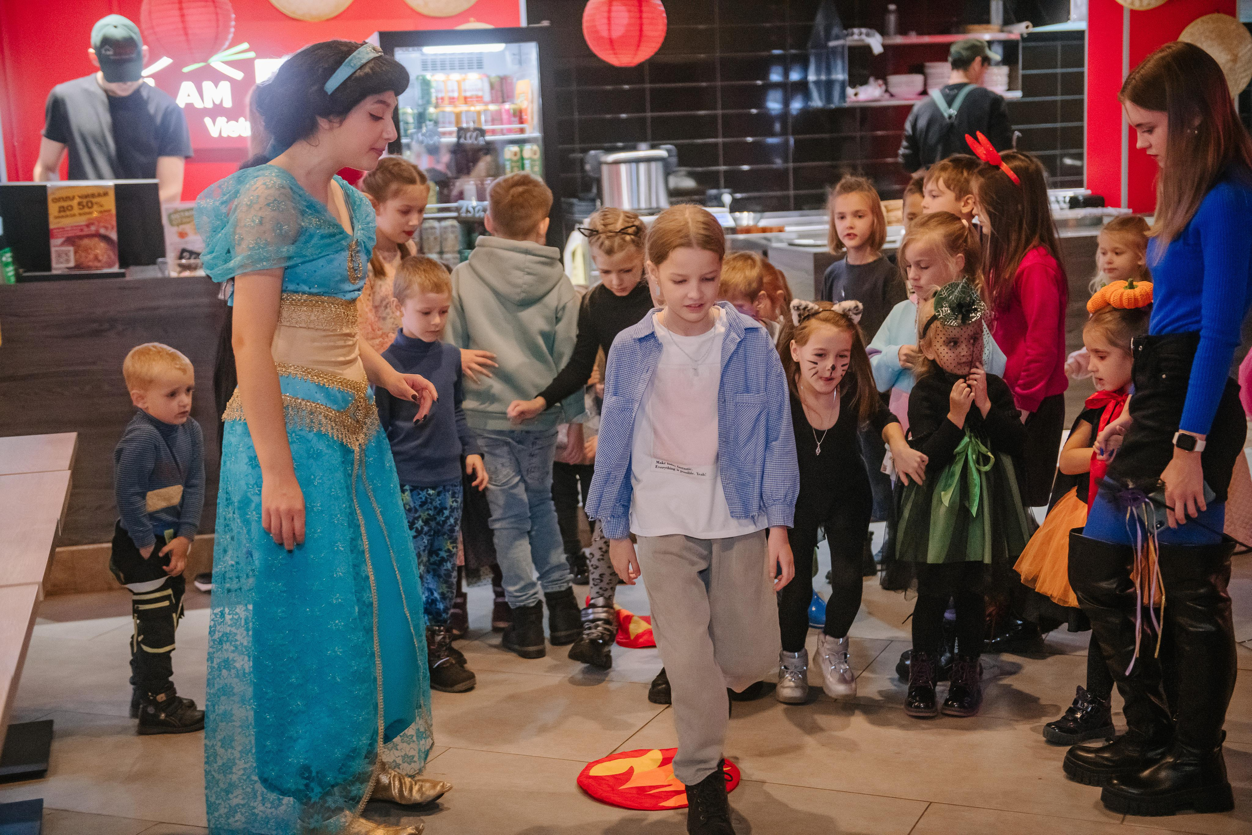 Гастродвор детский мастер-класс на Хеллоуин по приготовлению пиццы. Фотограф Валерия Голубева (Миронова)