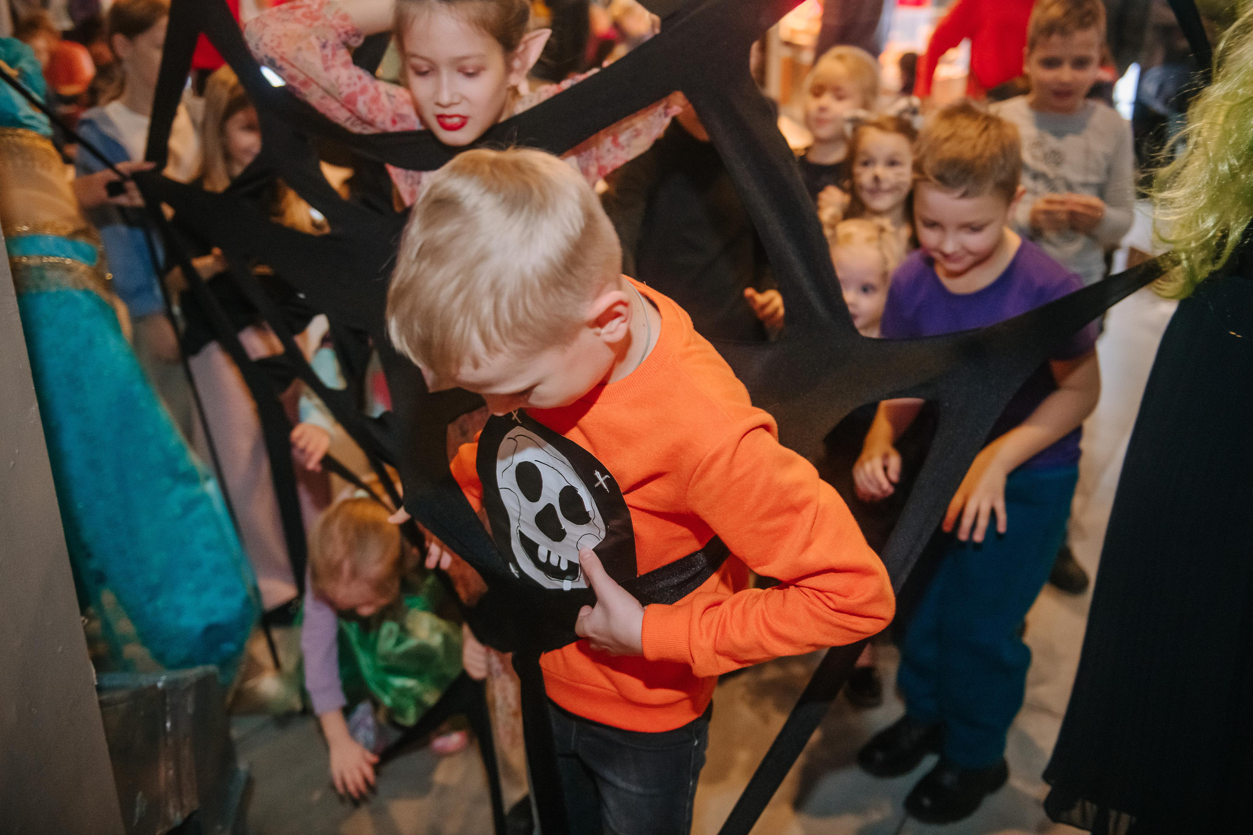 Гастродвор детский мастер-класс на Хеллоуин по приготовлению пиццы. Фотограф Валерия Голубева (Миронова)