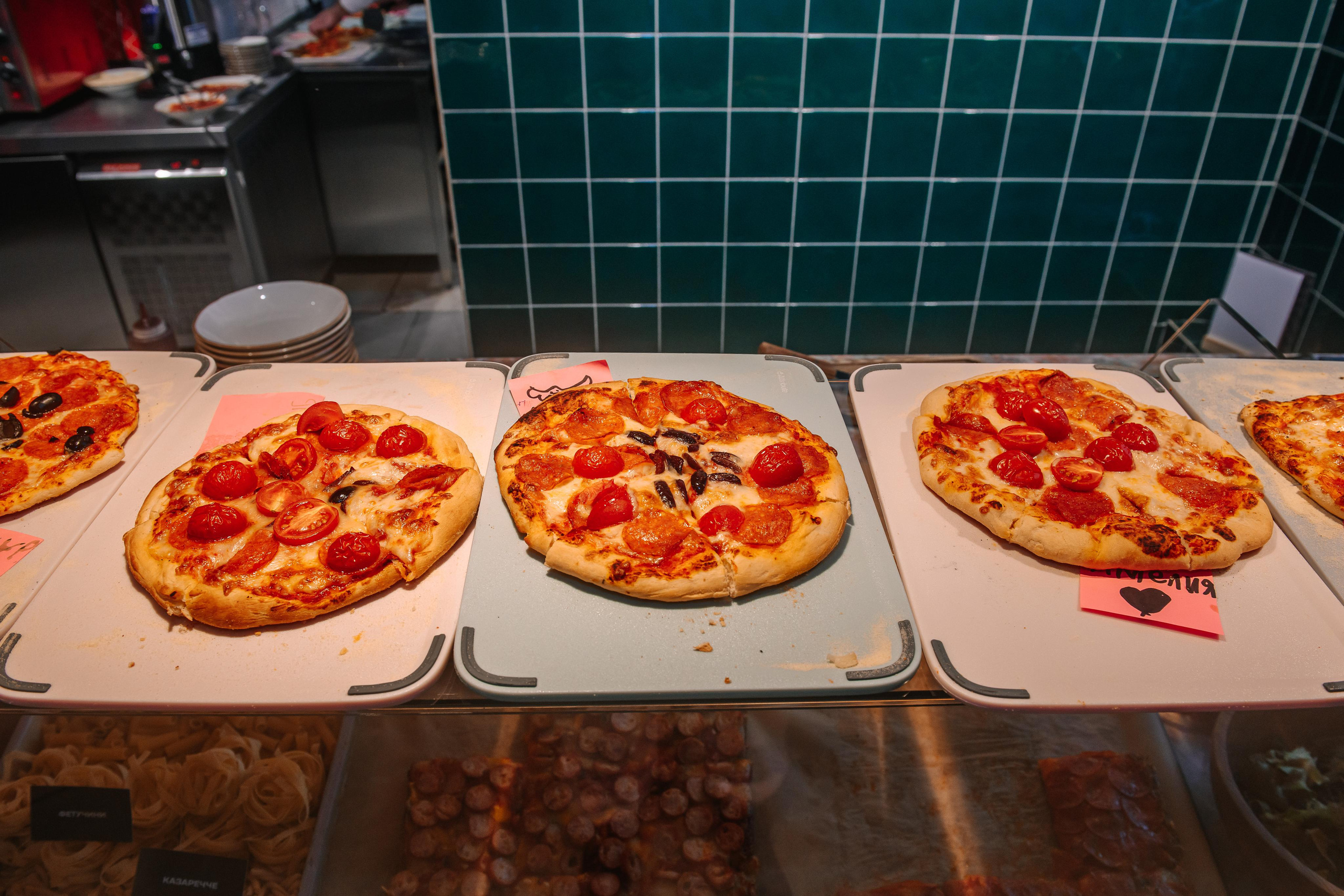 Гастродвор детский мастер-класс на Хеллоуин по приготовлению пиццы. Фотограф Валерия Голубева (Миронова)