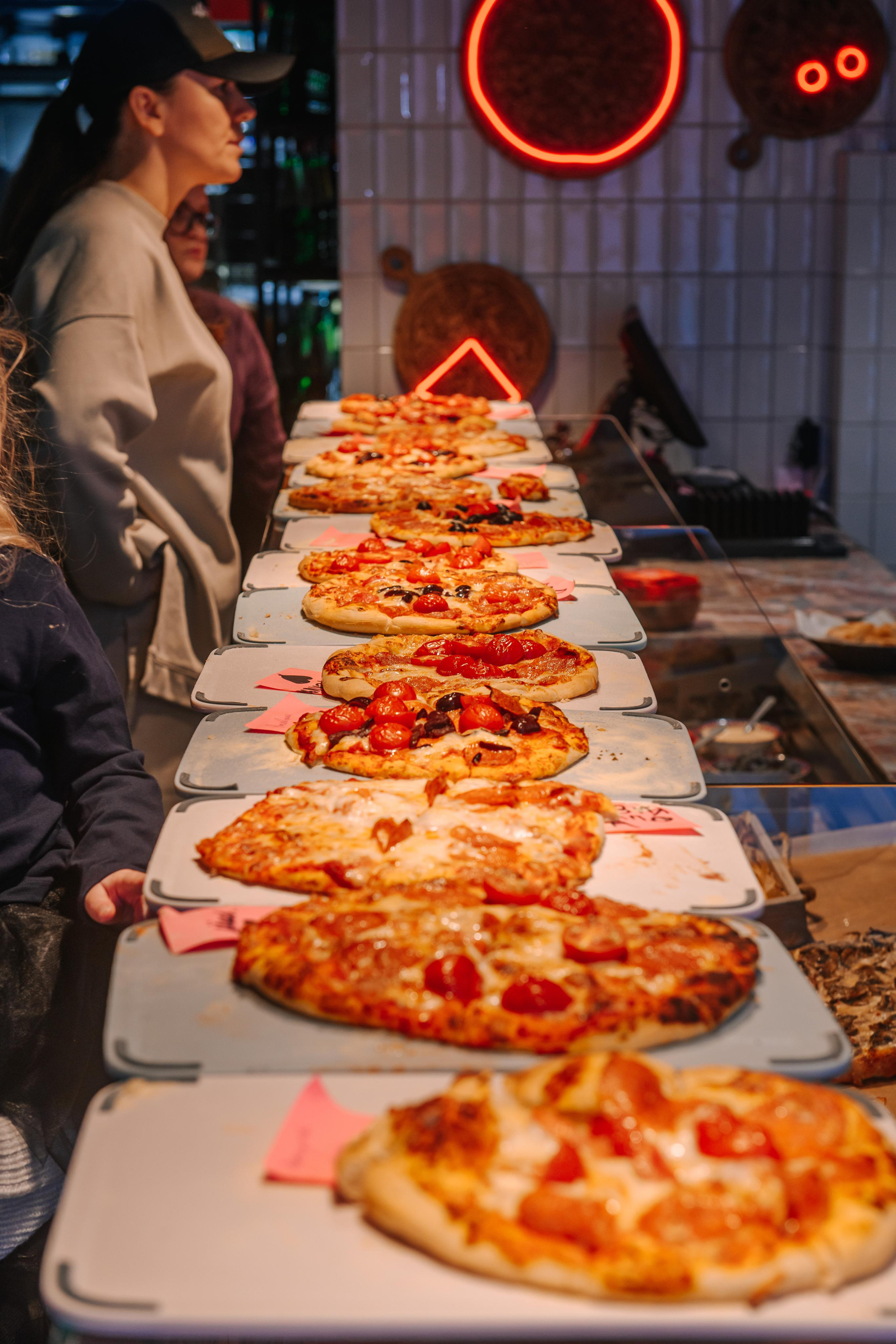 Гастродвор детский мастер-класс на Хеллоуин по приготовлению пиццы. Фотограф Валерия Голубева (Миронова)