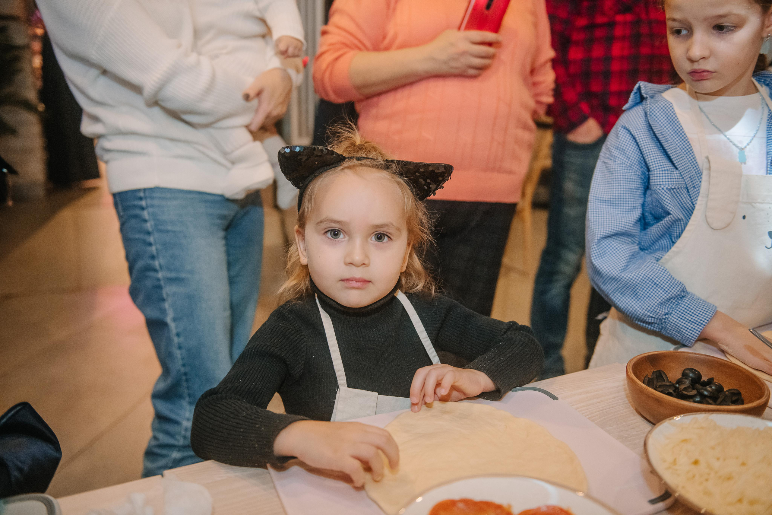 Гастродвор детский мастер-класс на Хеллоуин по приготовлению пиццы. Фотограф Валерия Голубева (Миронова)