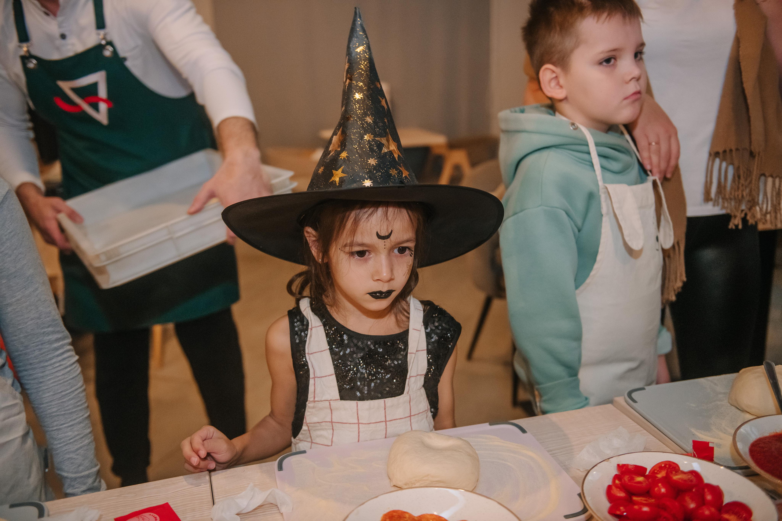 Гастродвор детский мастер-класс на Хеллоуин по приготовлению пиццы. Фотограф Валерия Голубева (Миронова)