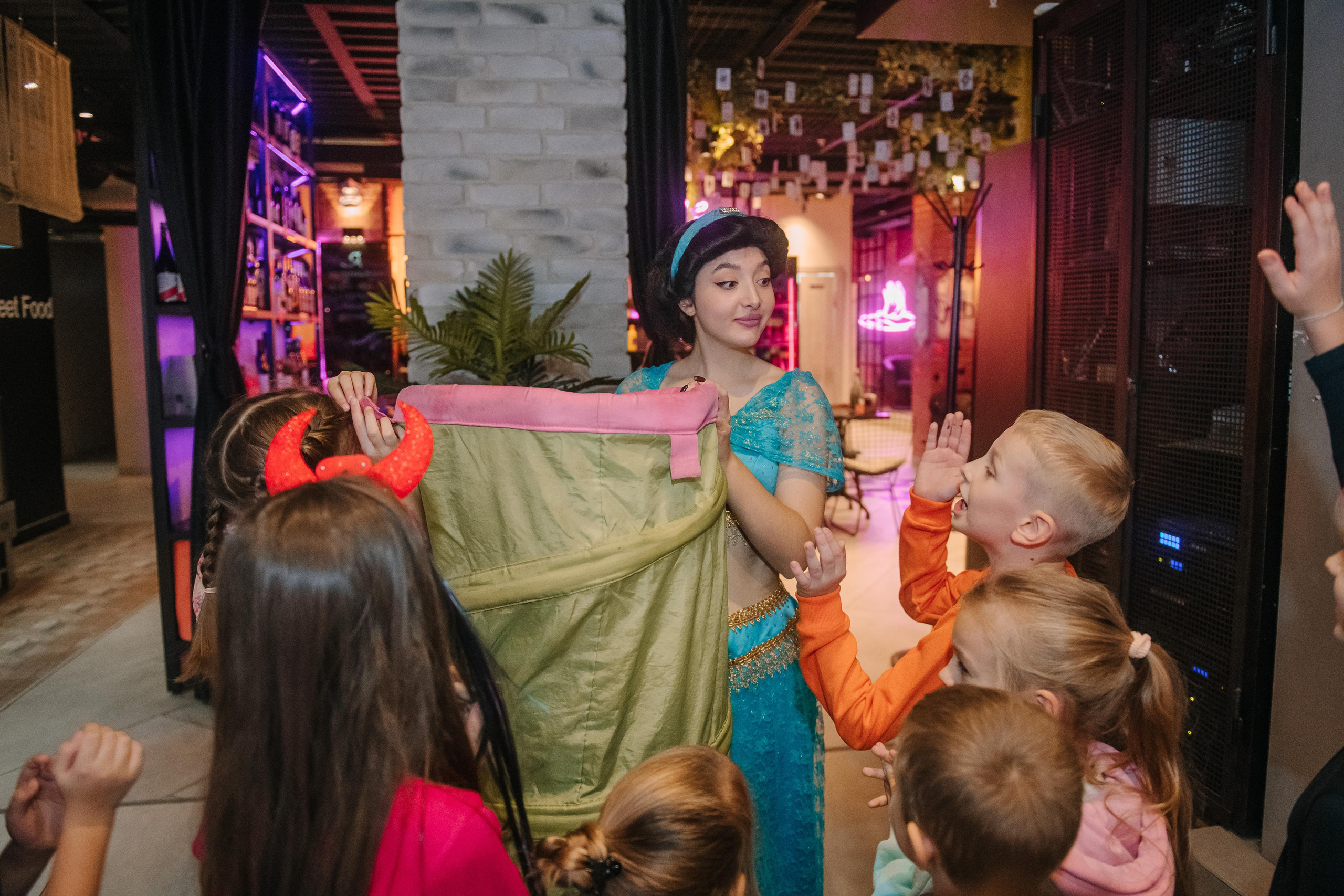 Гастродвор детский мастер-класс на Хеллоуин по приготовлению пиццы. Фотограф Валерия Голубева (Миронова)