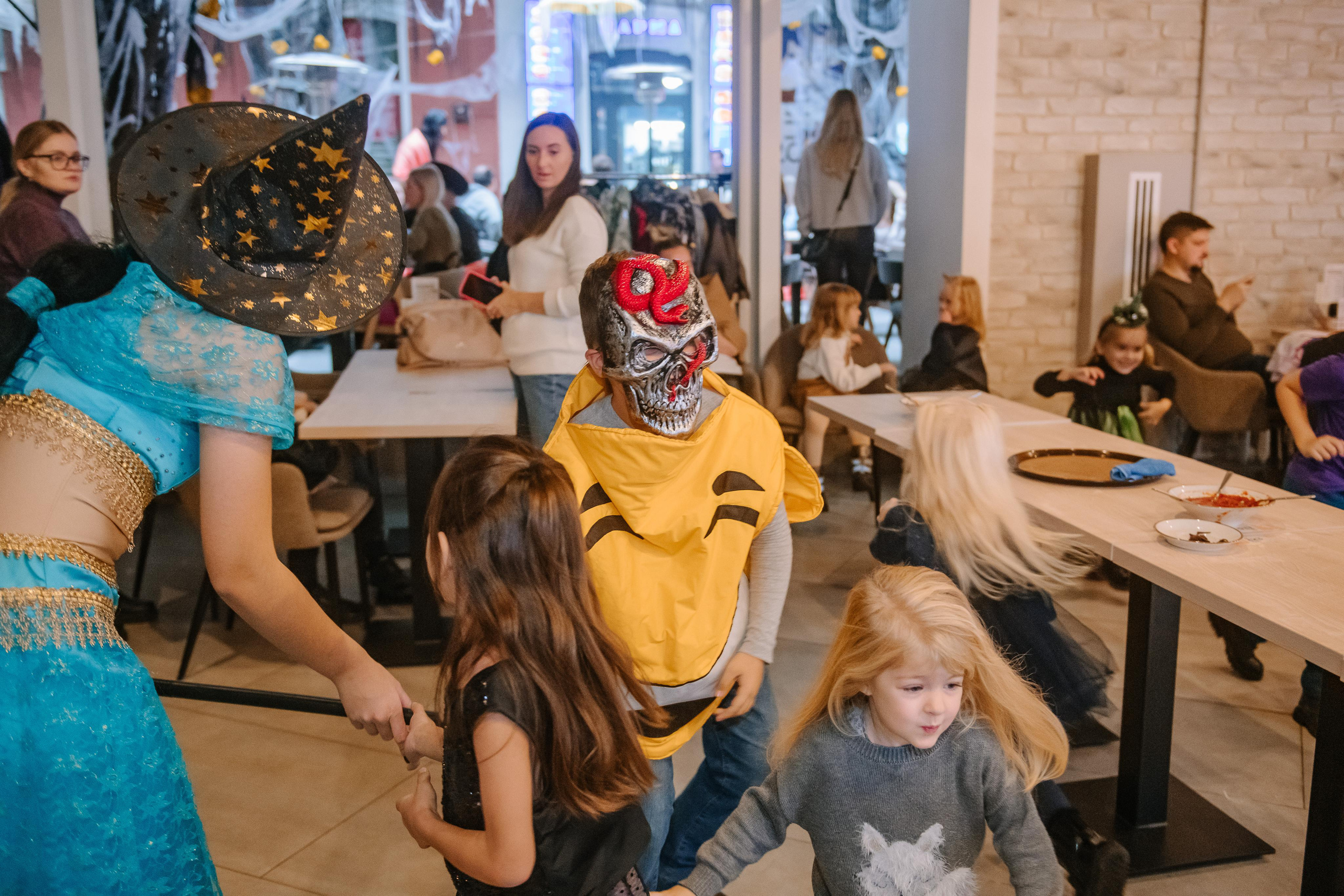 Гастродвор детский мастер-класс на Хеллоуин по приготовлению пиццы. Фотограф Валерия Голубева (Миронова)