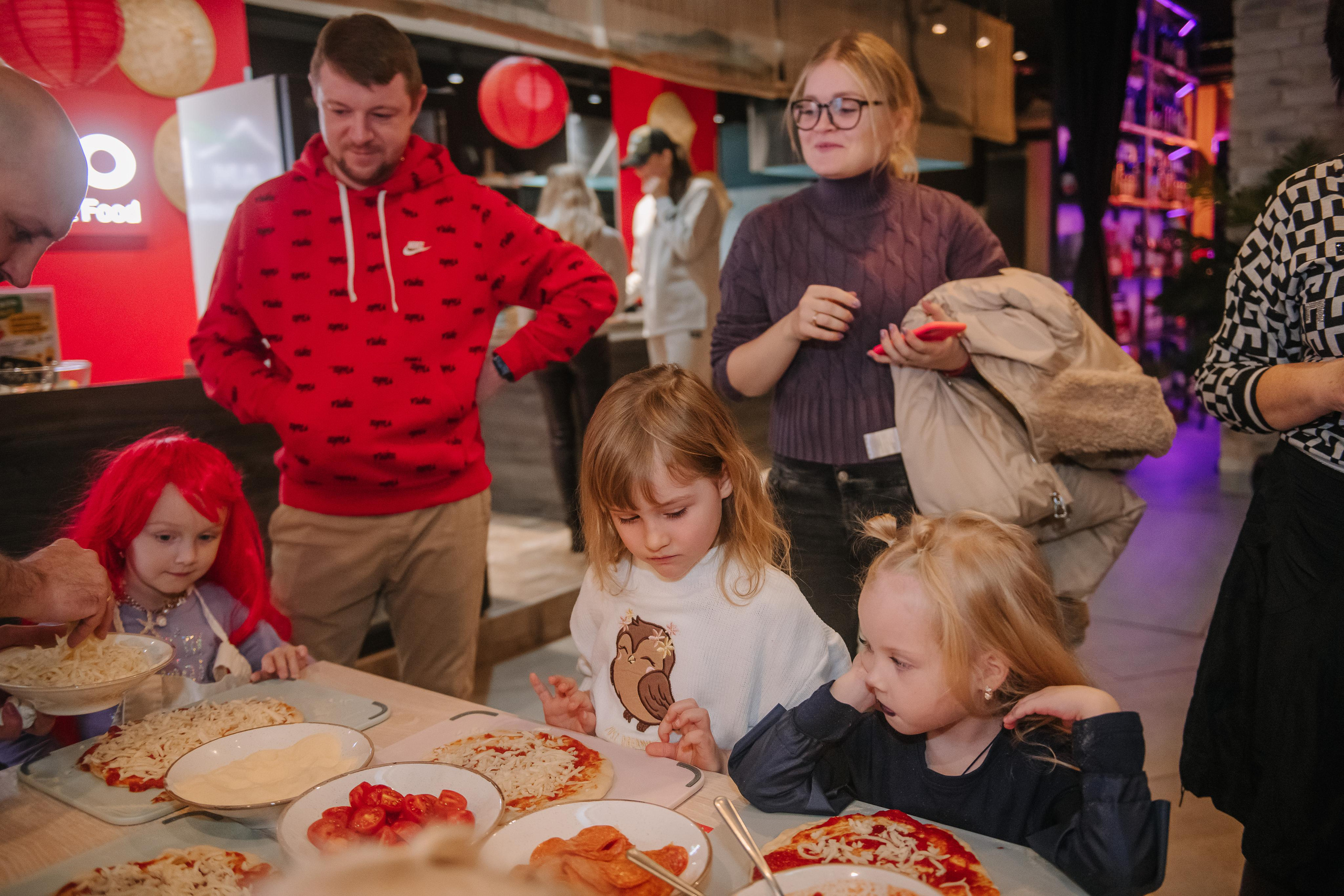 Гастродвор детский мастер-класс на Хеллоуин по приготовлению пиццы. Фотограф Валерия Голубева (Миронова)