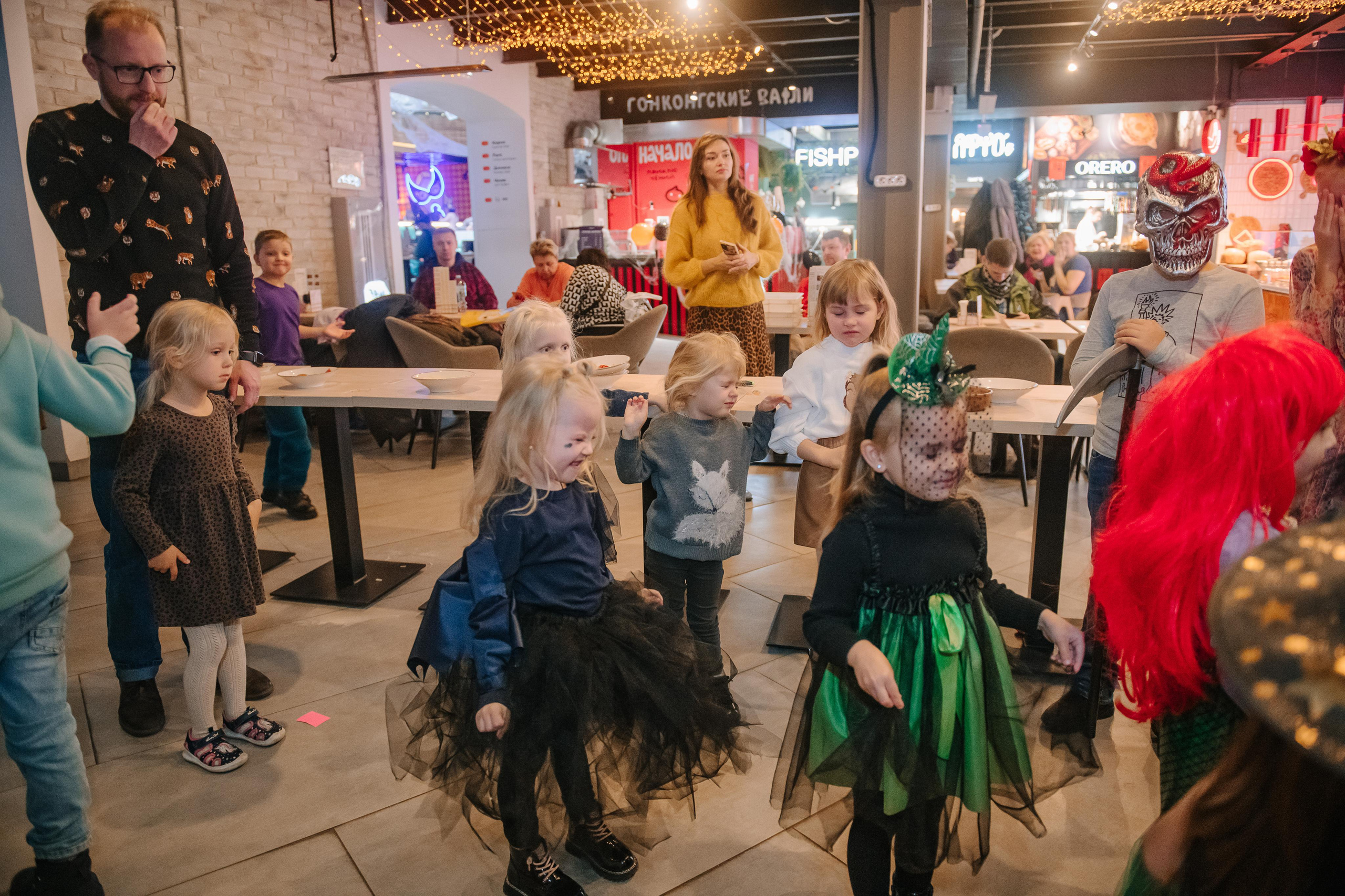 Гастродвор детский мастер-класс на Хеллоуин по приготовлению пиццы. Фотограф Валерия Голубева (Миронова)