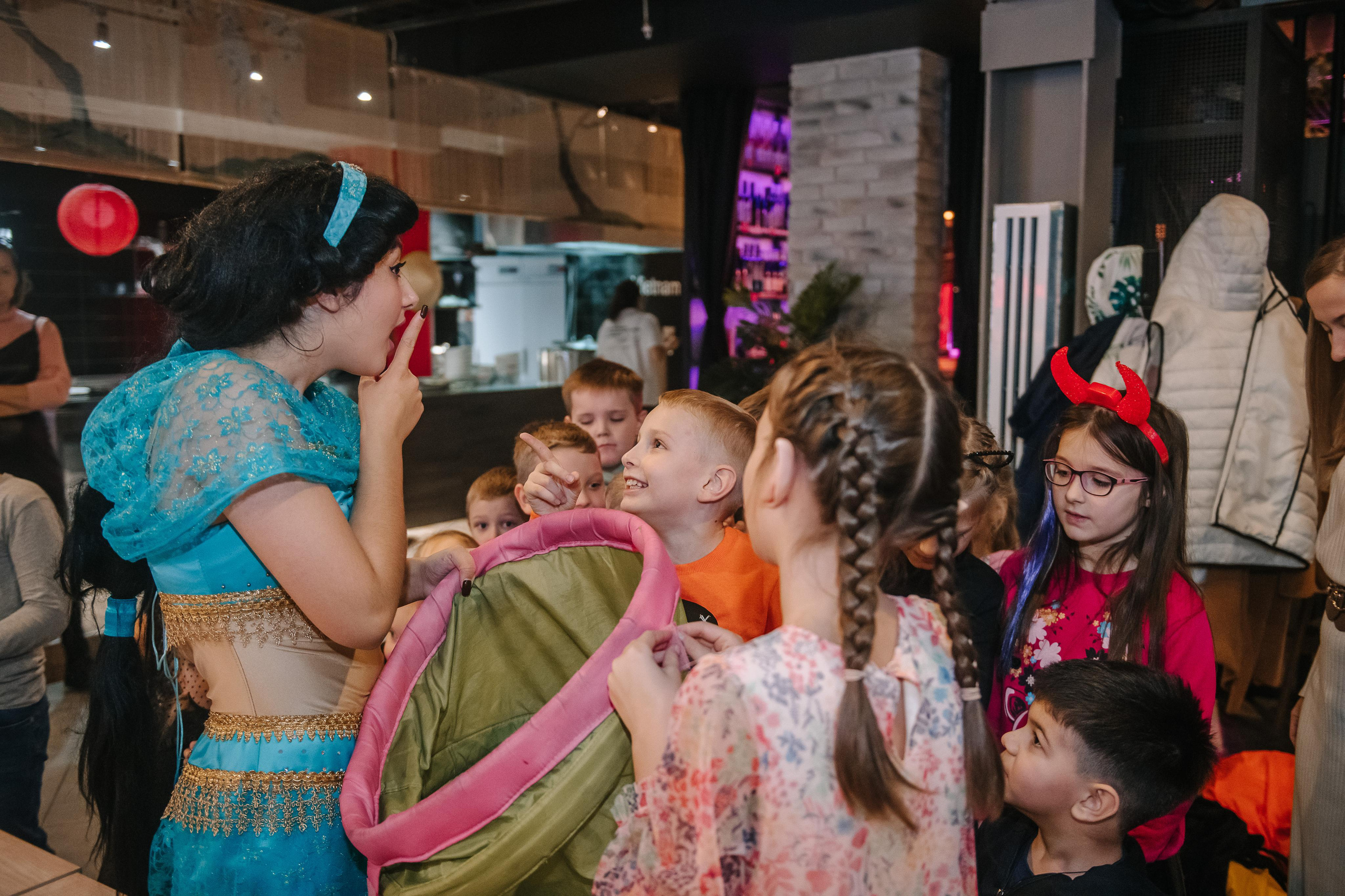 Гастродвор детский мастер-класс на Хеллоуин по приготовлению пиццы. Фотограф Валерия Голубева (Миронова)