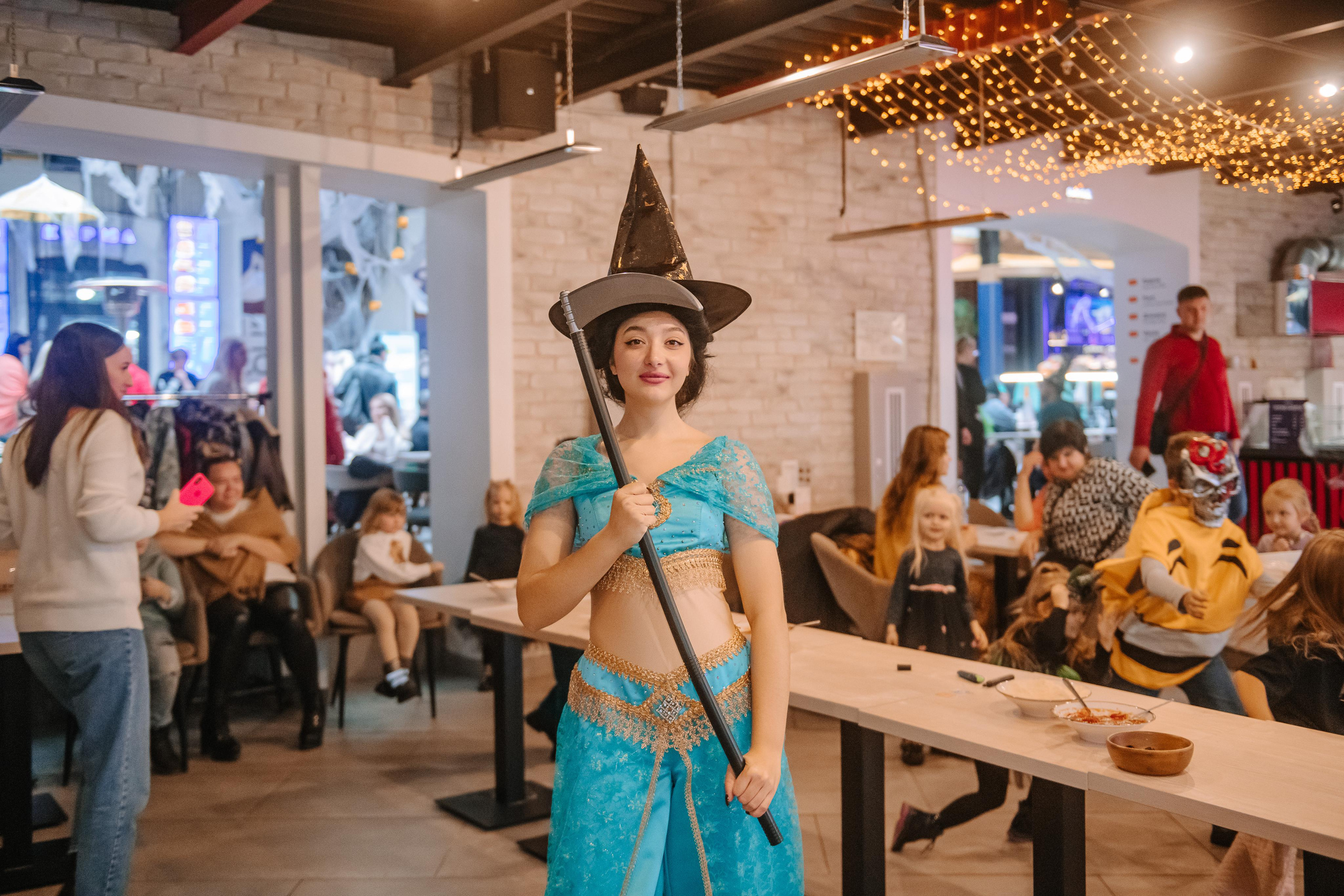 Гастродвор детский мастер-класс на Хеллоуин по приготовлению пиццы. Фотограф Валерия Голубева (Миронова)