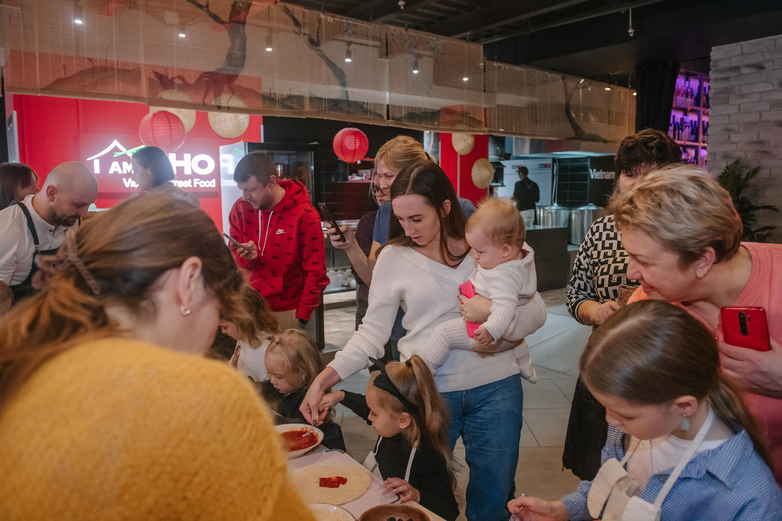 Гастродвор детский мастер-класс на Хеллоуин по приготовлению пиццы. Фотограф Валерия Голубева (Миронова)