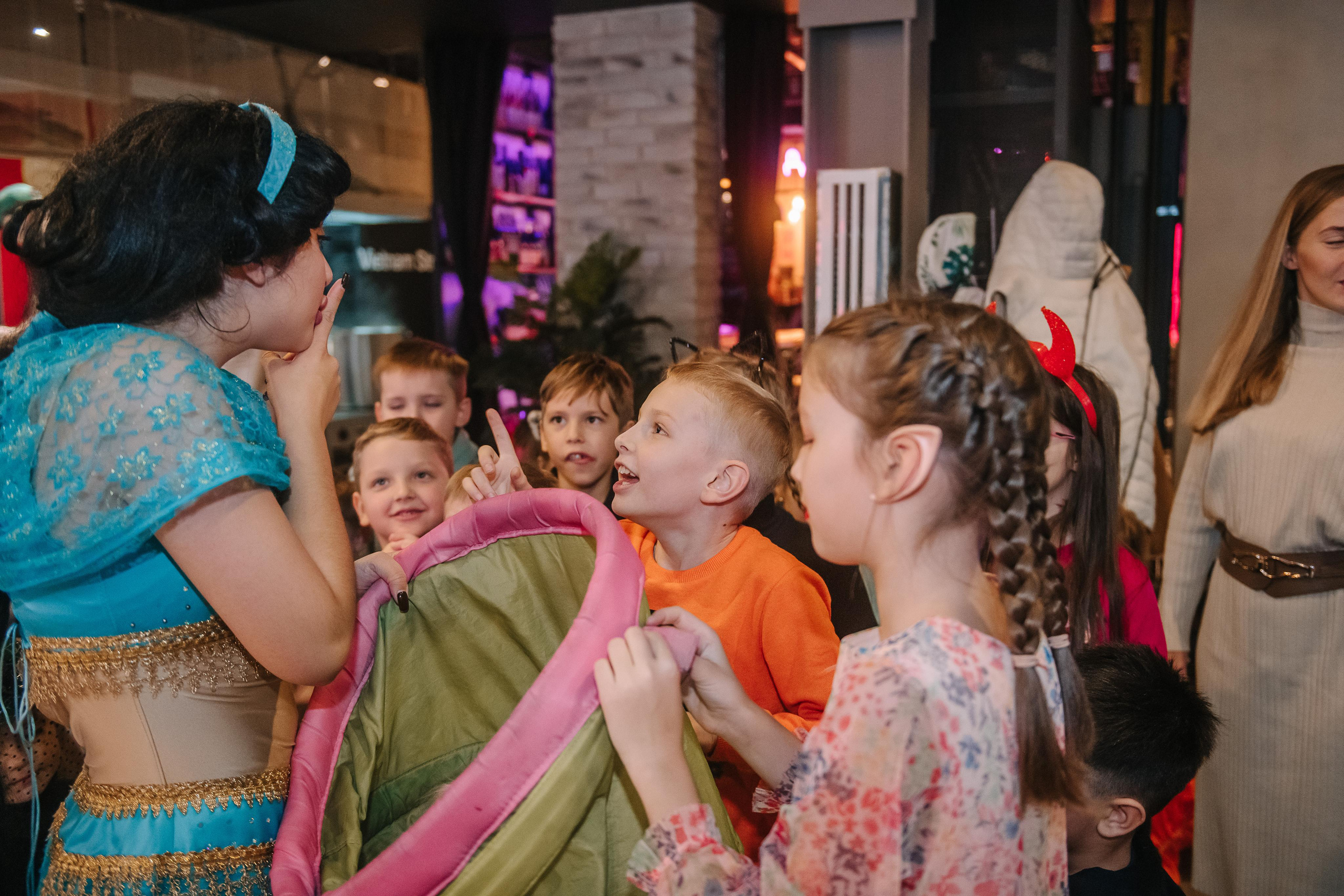 Гастродвор детский мастер-класс на Хеллоуин по приготовлению пиццы. Фотограф Валерия Голубева (Миронова)