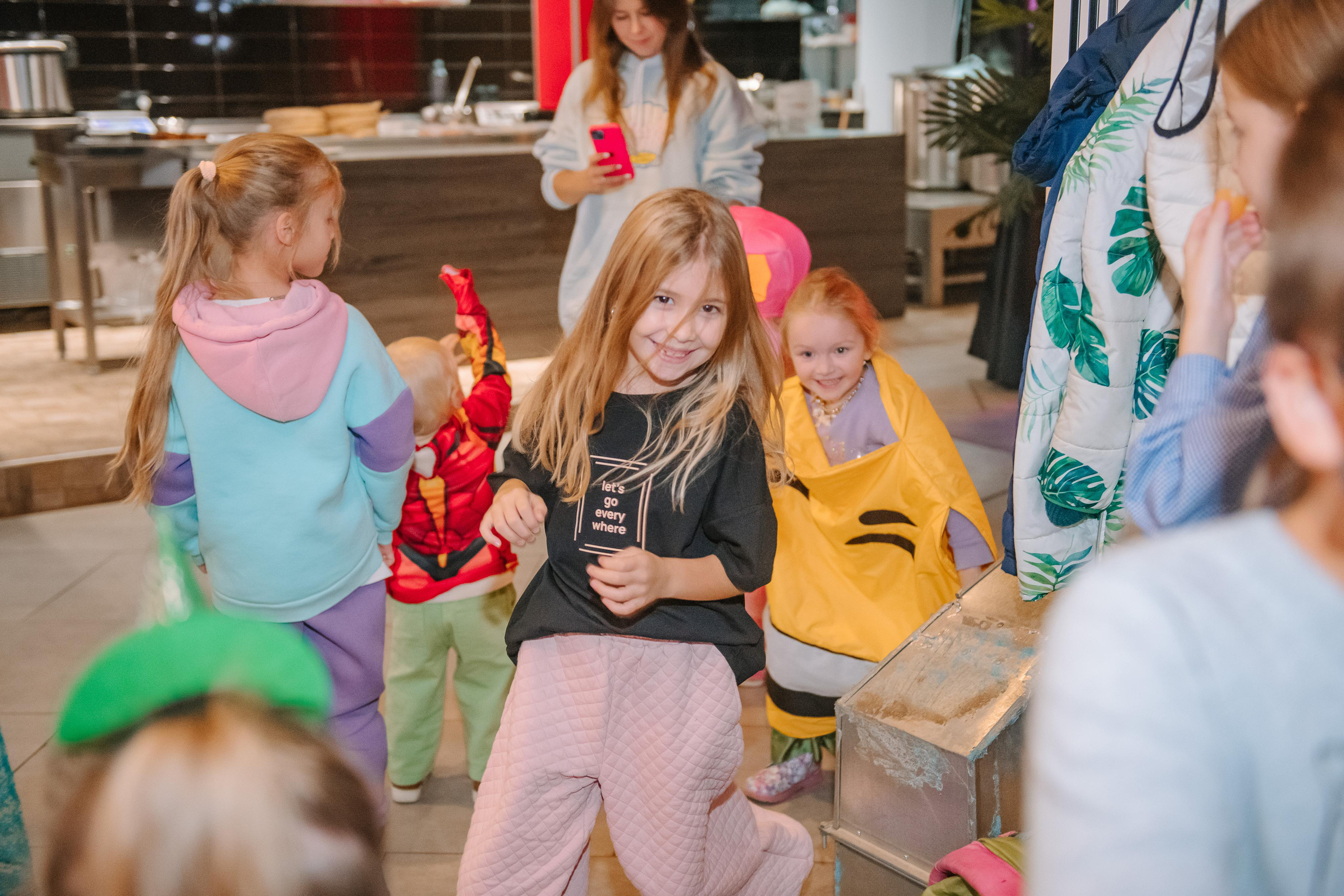 Гастродвор детский мастер-класс на Хеллоуин по приготовлению пиццы. Фотограф Валерия Голубева (Миронова)