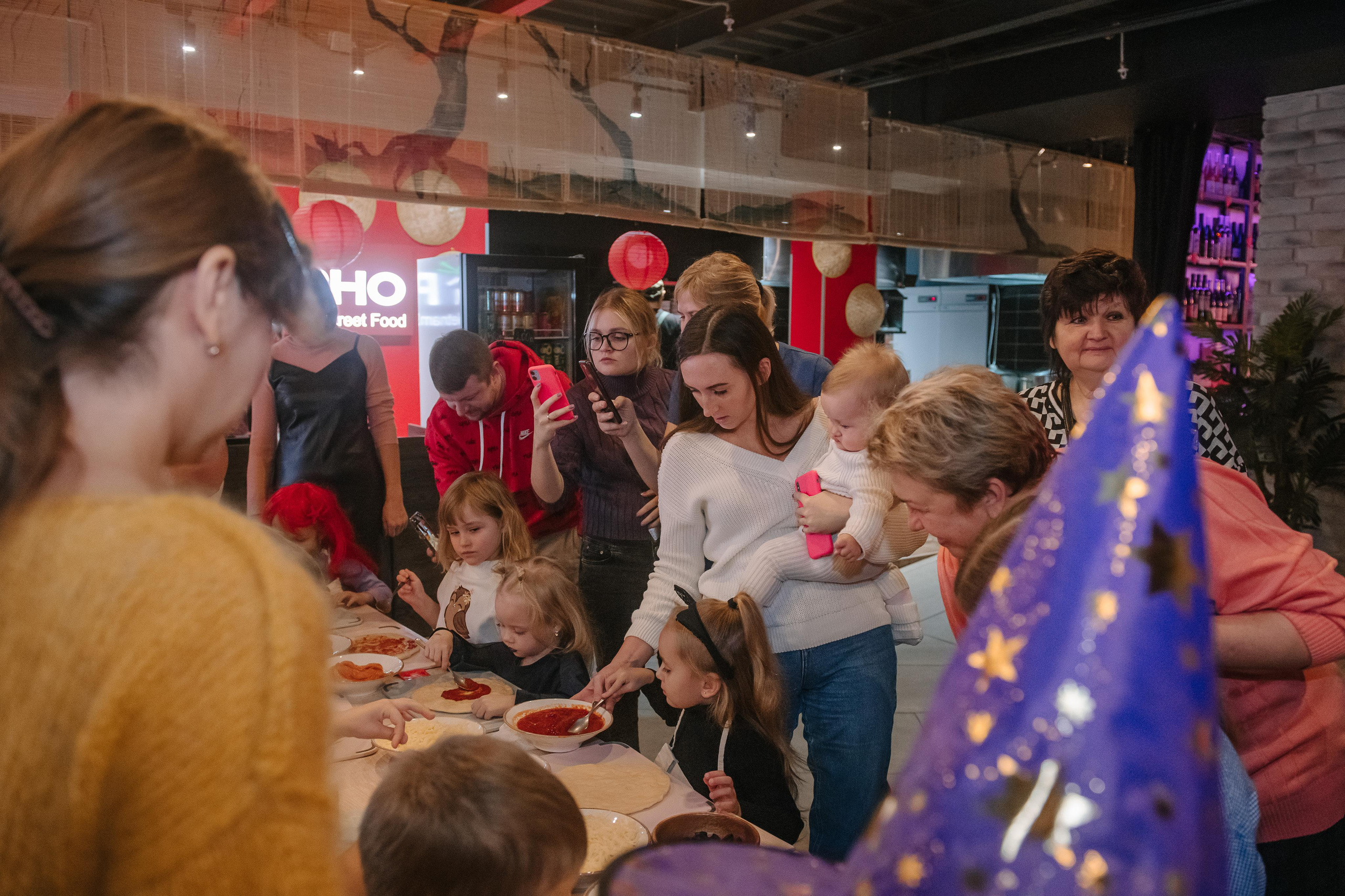 Гастродвор детский мастер-класс на Хеллоуин по приготовлению пиццы. Фотограф Валерия Голубева (Миронова)
