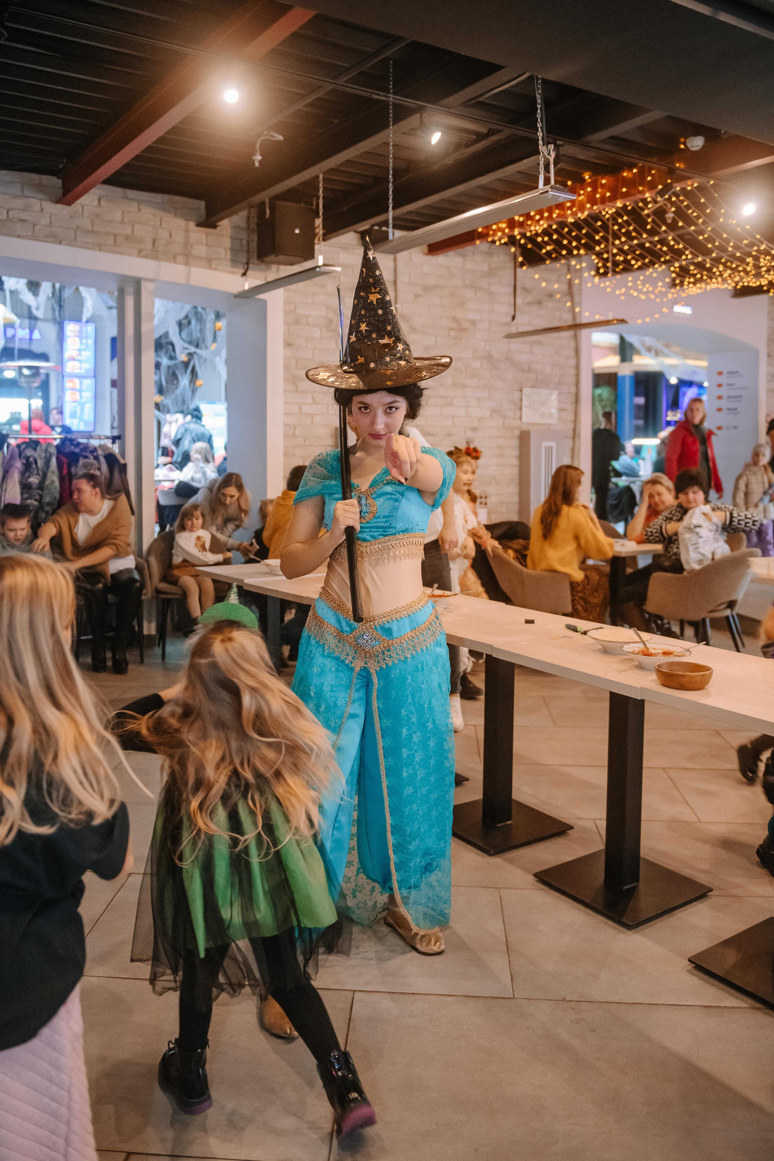 Гастродвор детский мастер-класс на Хеллоуин по приготовлению пиццы. Фотограф Валерия Голубева (Миронова)