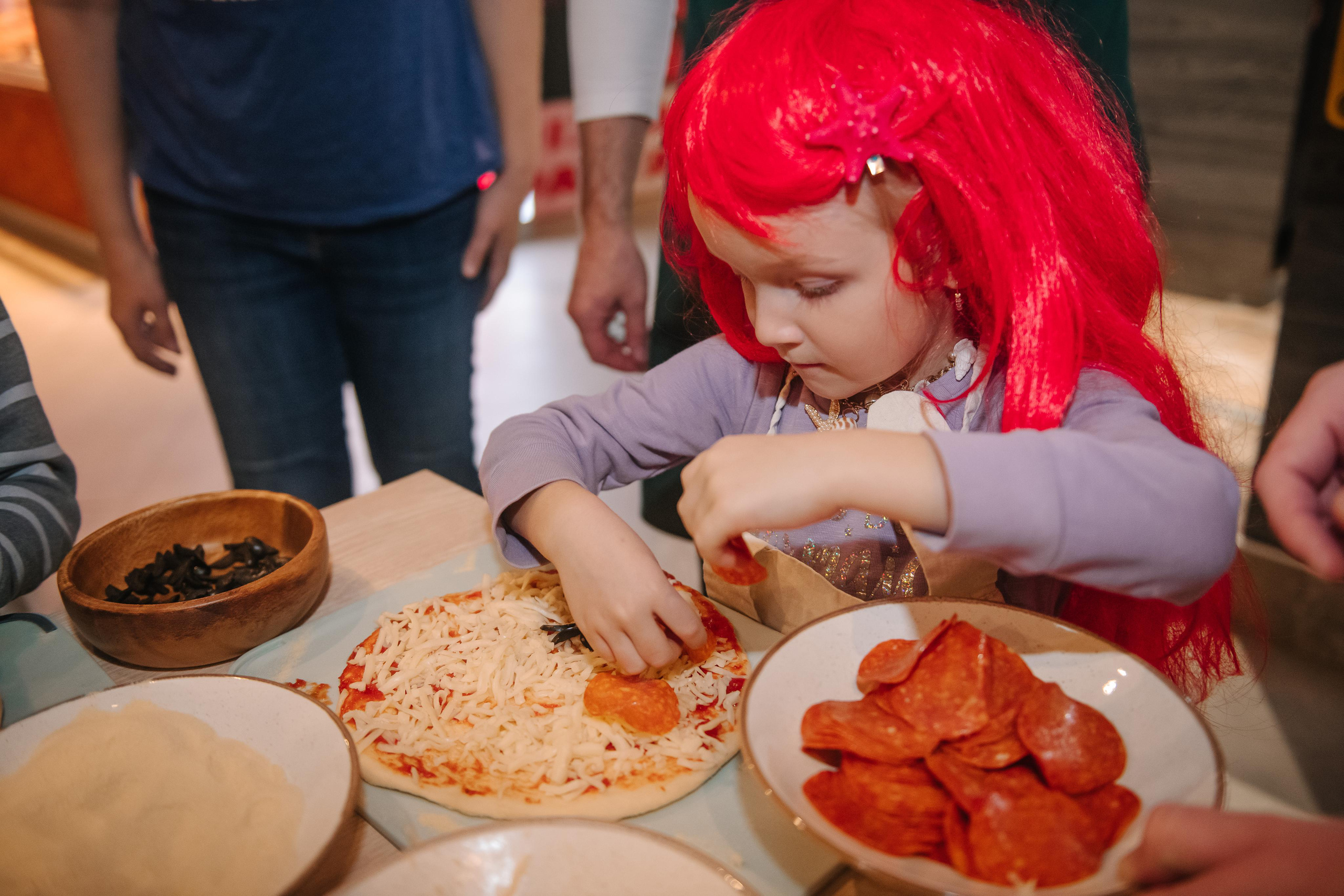 Гастродвор детский мастер-класс на Хеллоуин по приготовлению пиццы. Фотограф Валерия Голубева (Миронова)