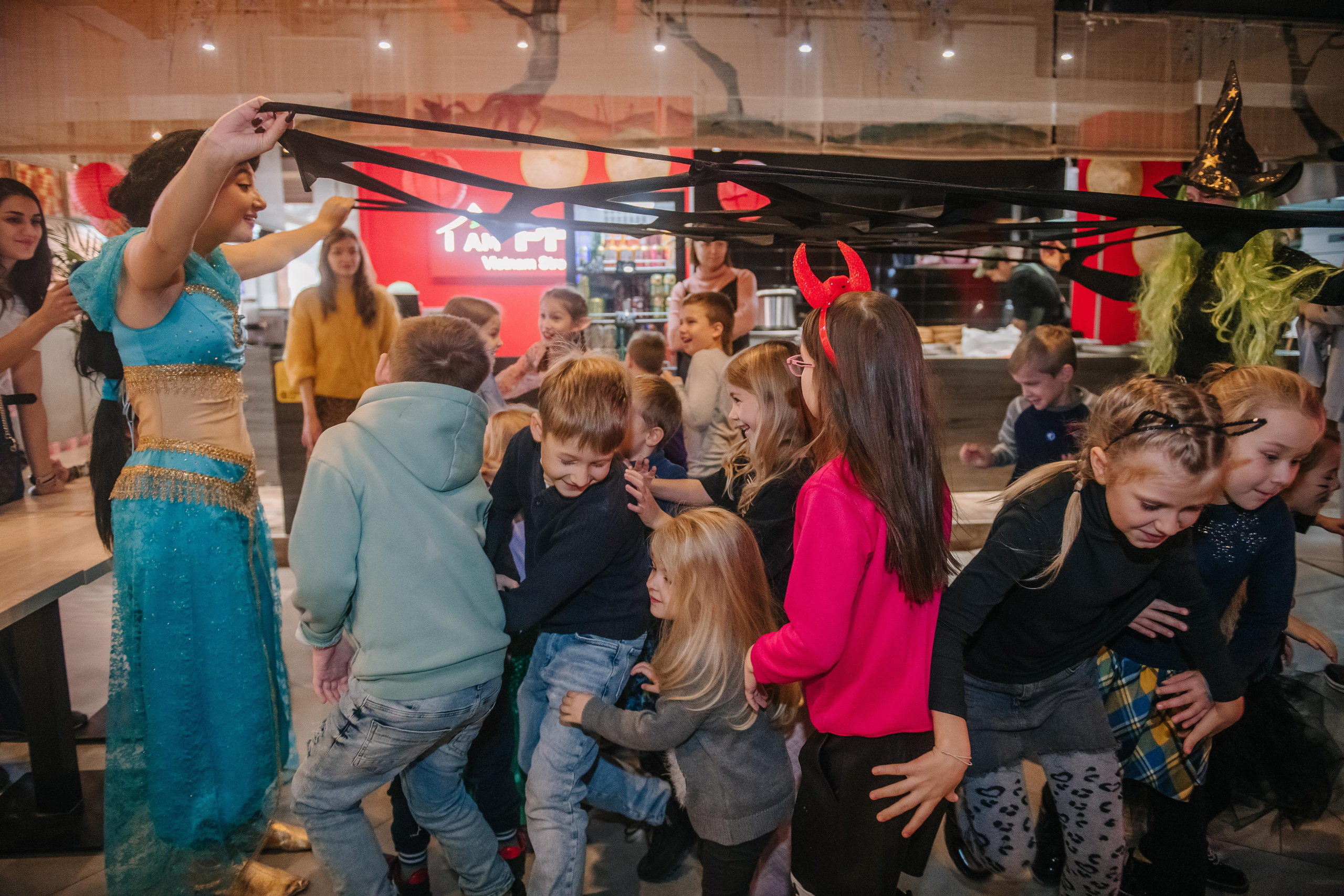 Гастродвор детский мастер-класс на Хеллоуин по приготовлению пиццы. Фотограф Валерия Голубева (Миронова)