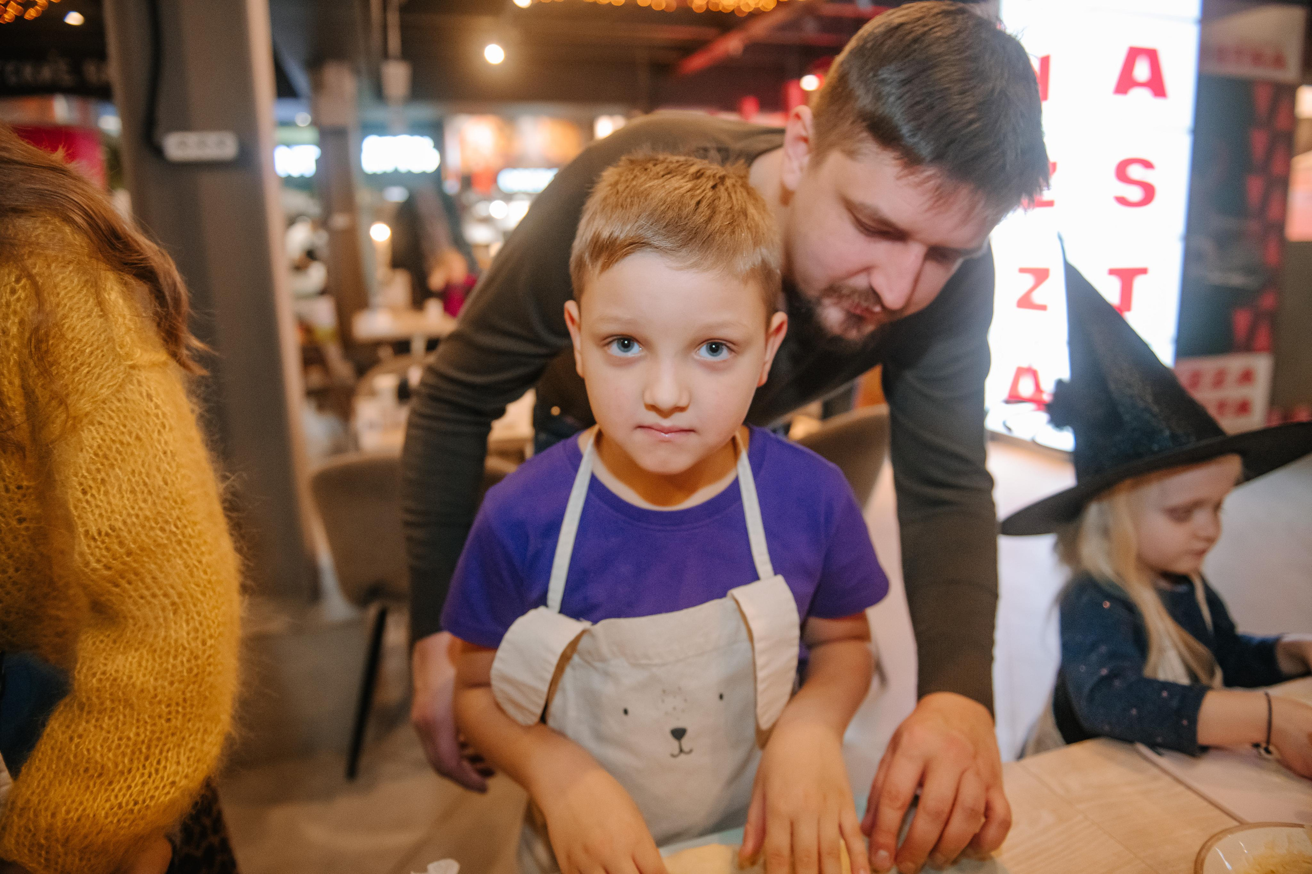 Гастродвор детский мастер-класс на Хеллоуин по приготовлению пиццы. Фотограф Валерия Голубева (Миронова)