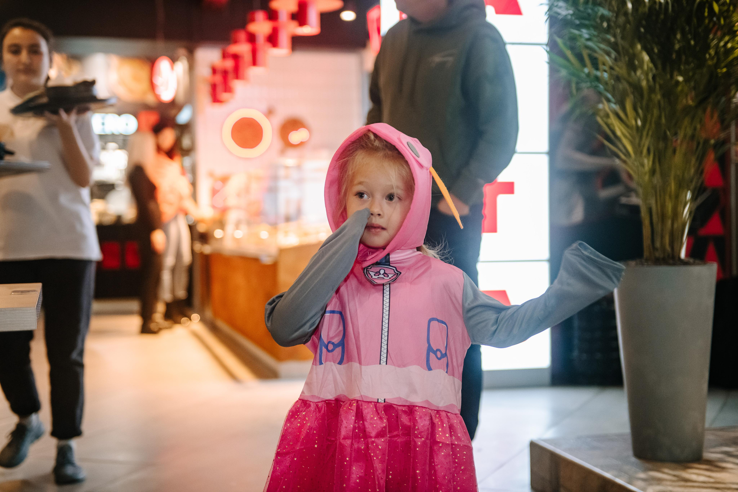 Гастродвор детский мастер-класс на Хеллоуин по приготовлению пиццы. Фотограф Валерия Голубева (Миронова)