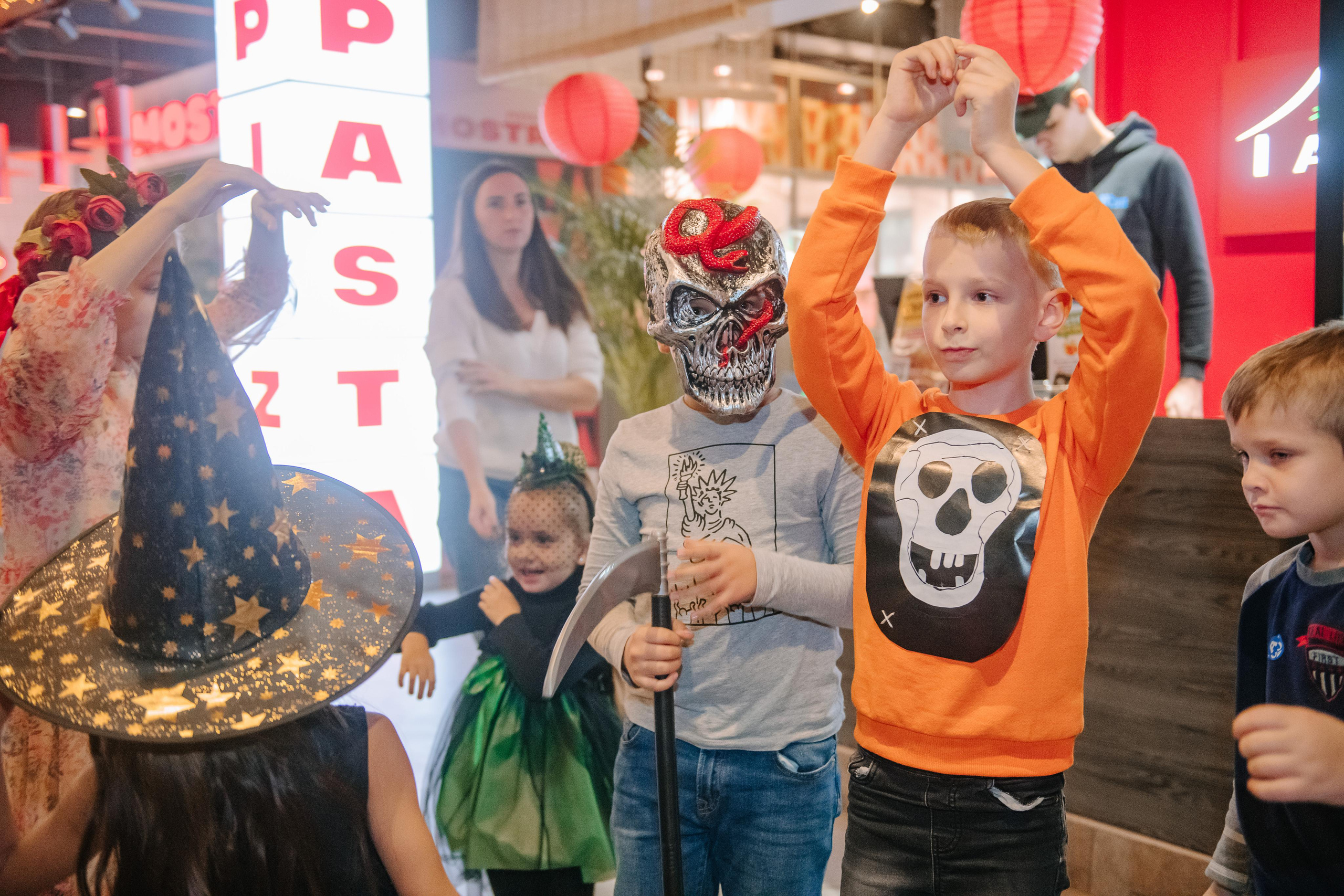 Гастродвор детский мастер-класс на Хеллоуин по приготовлению пиццы. Фотограф Валерия Голубева (Миронова)