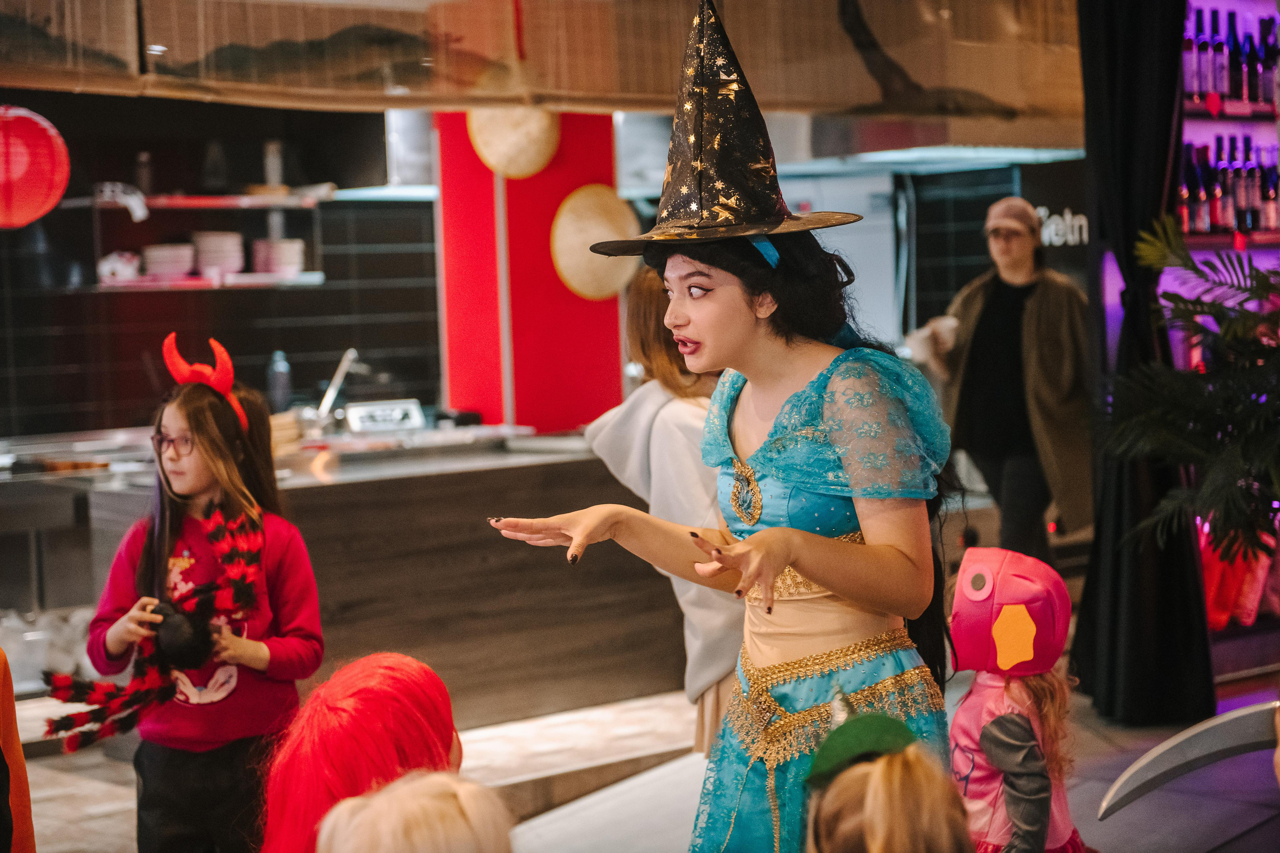 Гастродвор детский мастер-класс на Хеллоуин по приготовлению пиццы. Фотограф Валерия Голубева (Миронова)