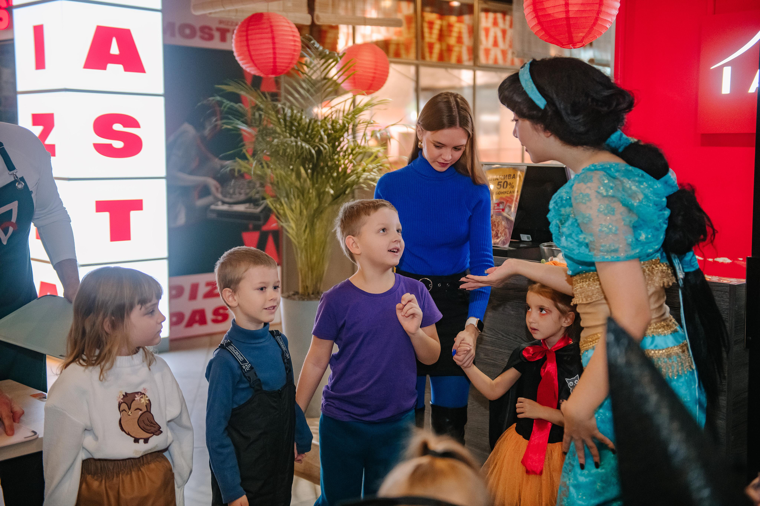 Гастродвор детский мастер-класс на Хеллоуин по приготовлению пиццы. Фотограф Валерия Голубева (Миронова)