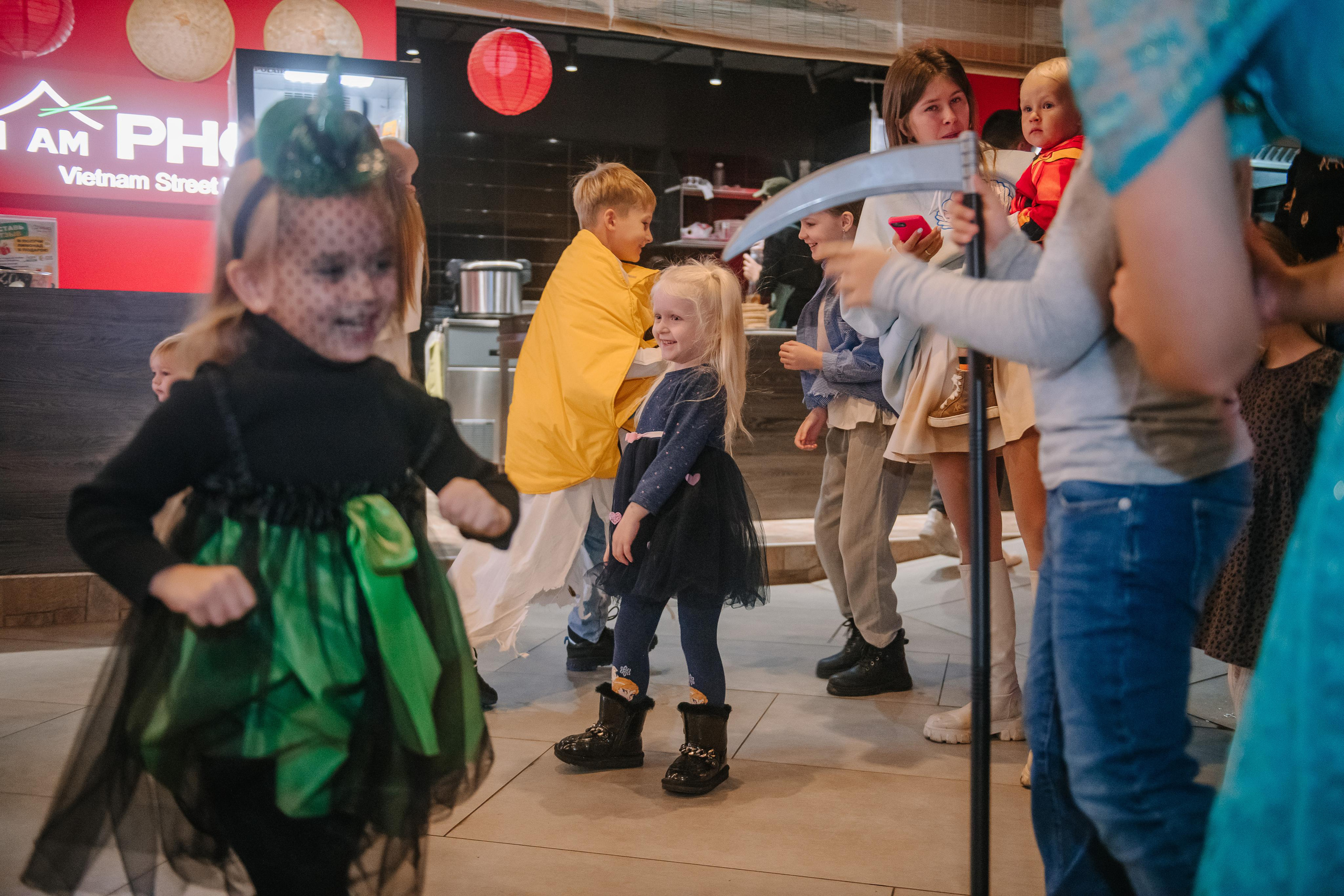 Гастродвор детский мастер-класс на Хеллоуин по приготовлению пиццы. Фотограф Валерия Голубева (Миронова)