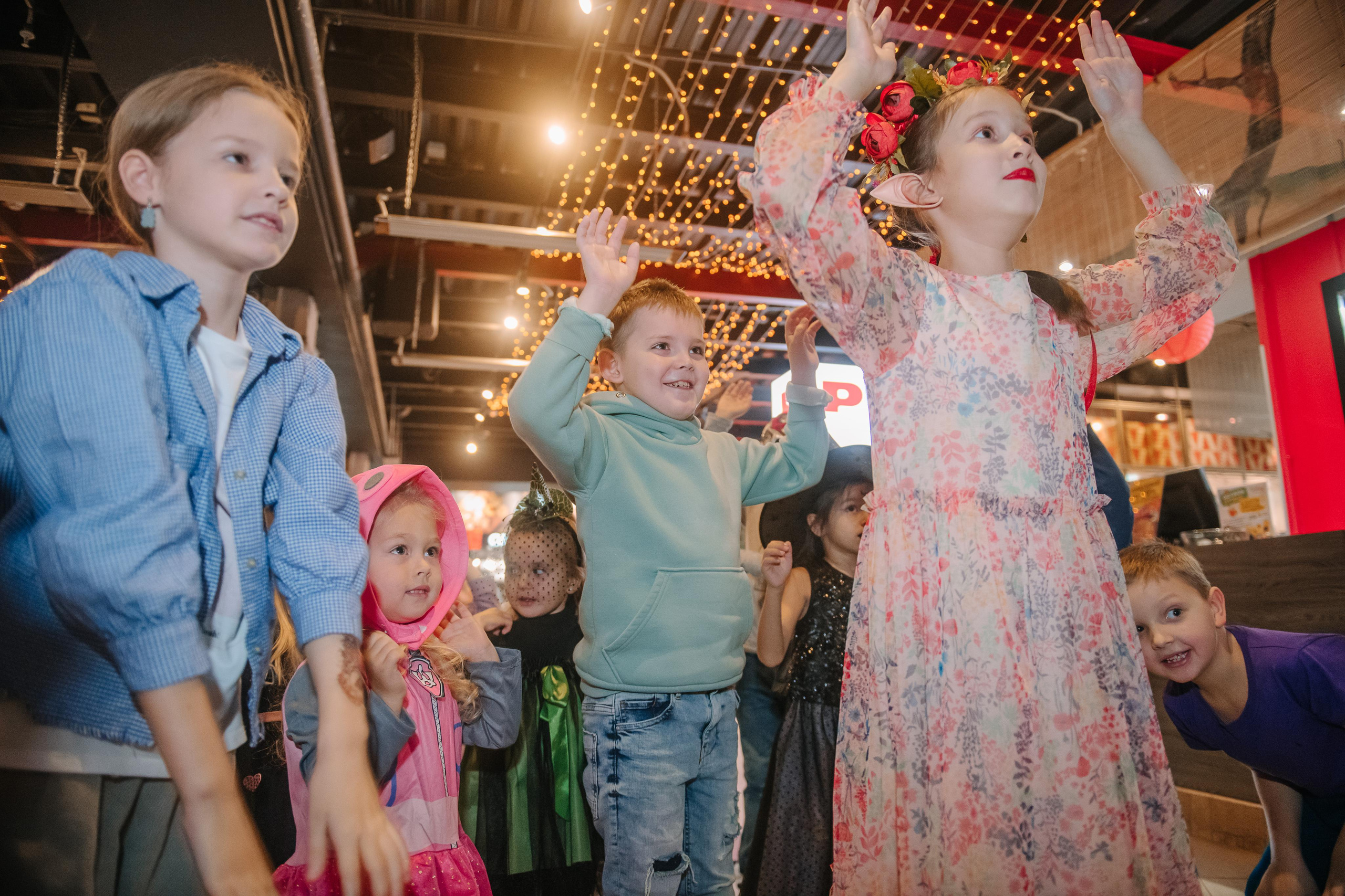 Гастродвор детский мастер-класс на Хеллоуин по приготовлению пиццы. Фотограф Валерия Голубева (Миронова)