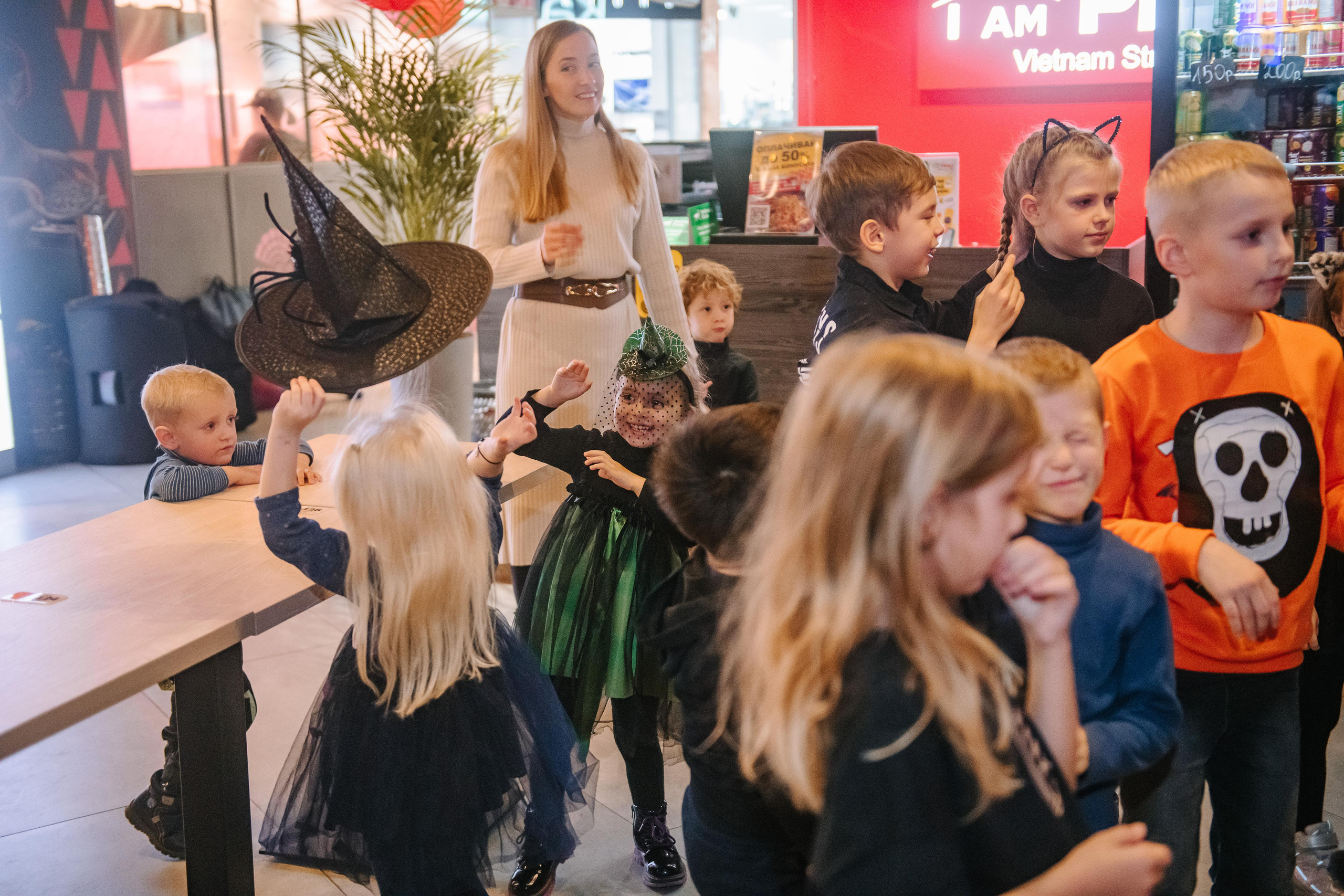 Гастродвор детский мастер-класс на Хеллоуин по приготовлению пиццы. Фотограф Валерия Голубева (Миронова)
