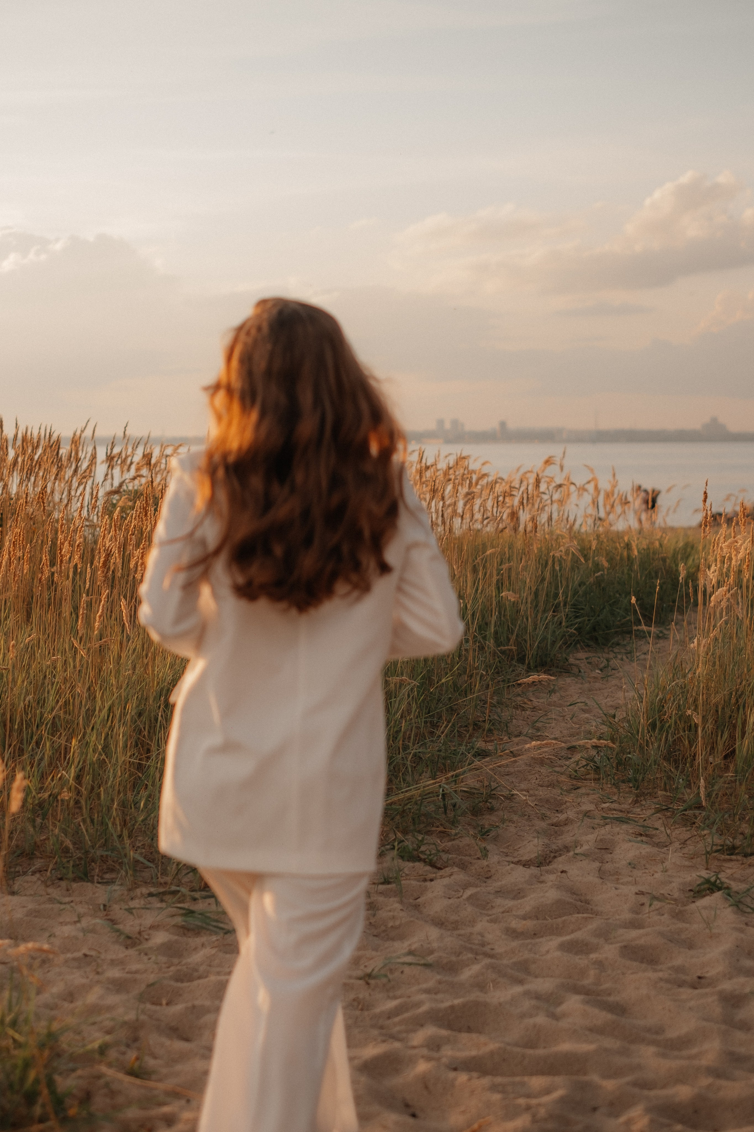 Рита на берегу. Фотограф в Новосибирске Диана Ильиных