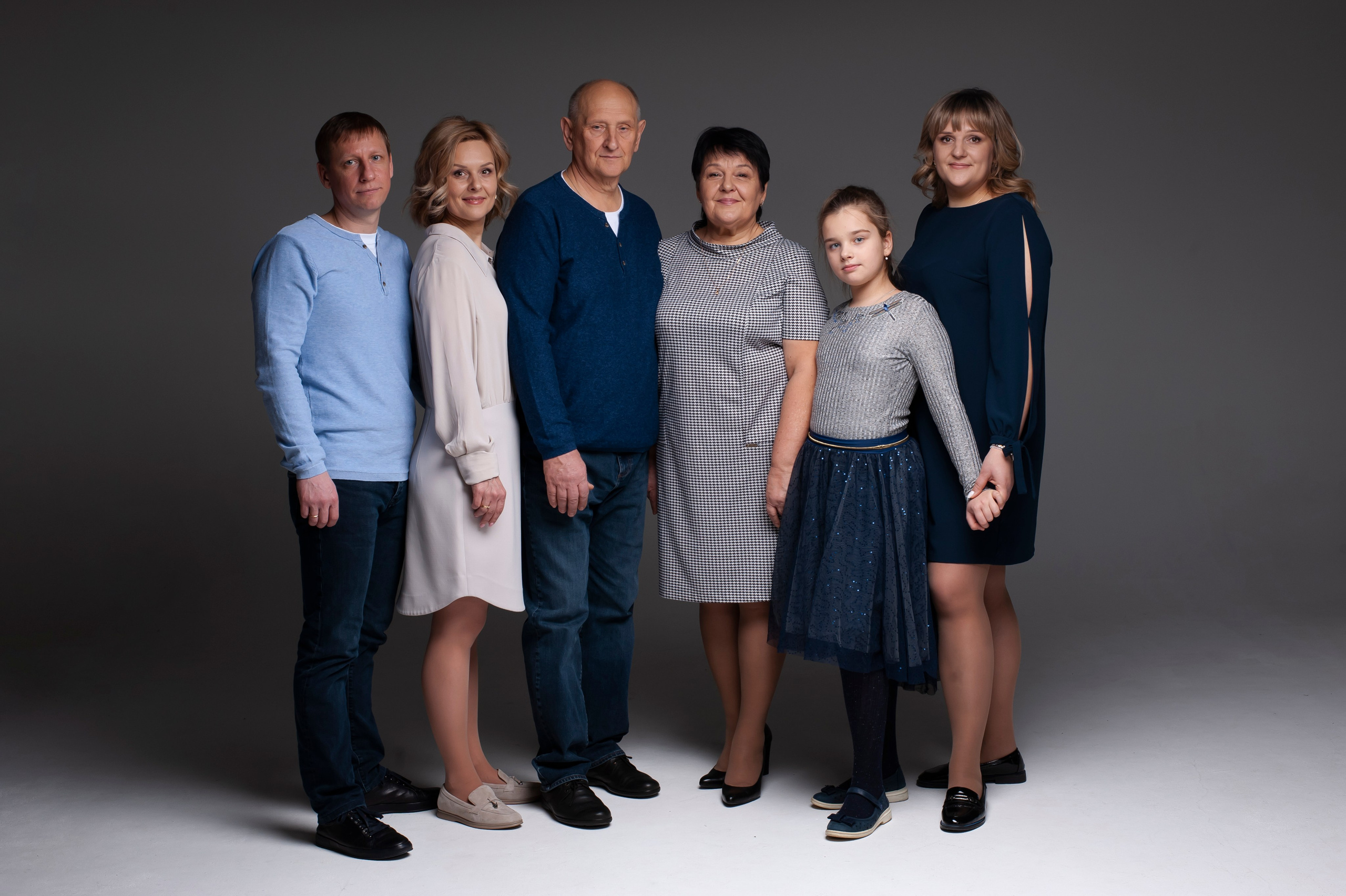 Семейная Фотосессия в Москве в стиле минимализм. Фотосъёмка в стиле VOGUE "под ключ". Опыт работы более 6 лет. 