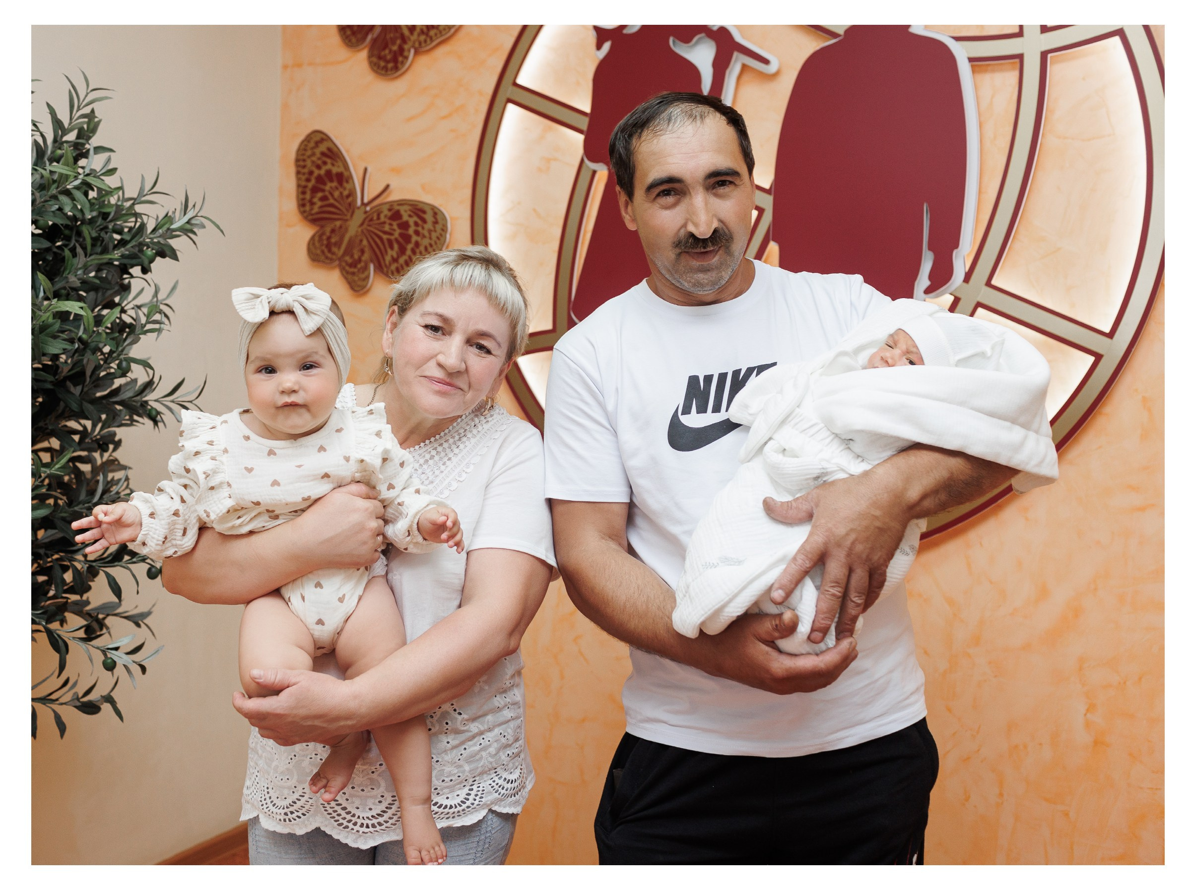 Выписка из роддома. Фотограф Беременности и Новорождённых в Кемерово