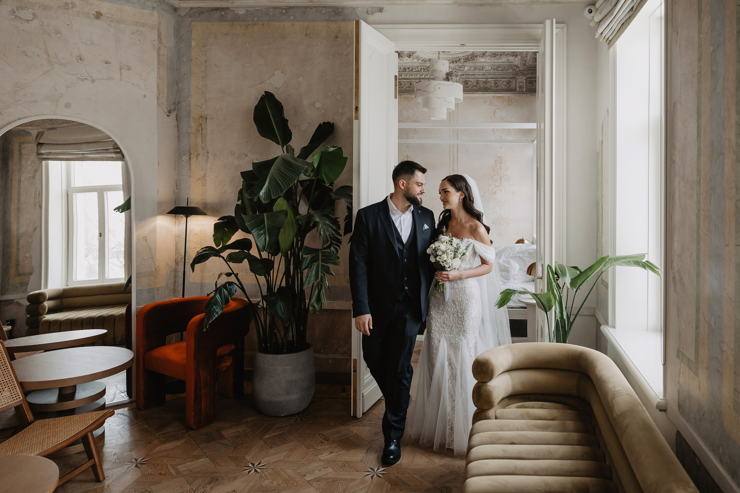 первая встреча жениха и невесты в отеле Twelve Reasons в Москве