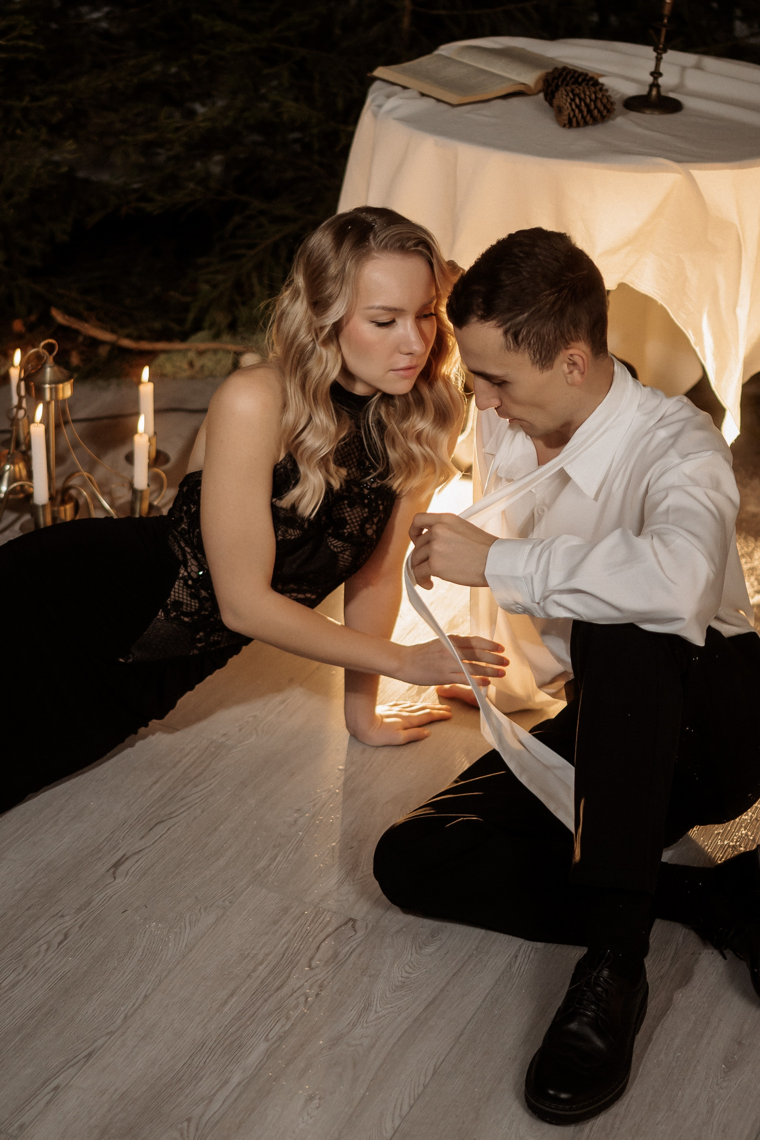 [… under winter firs]. Фотограф в Архангельске