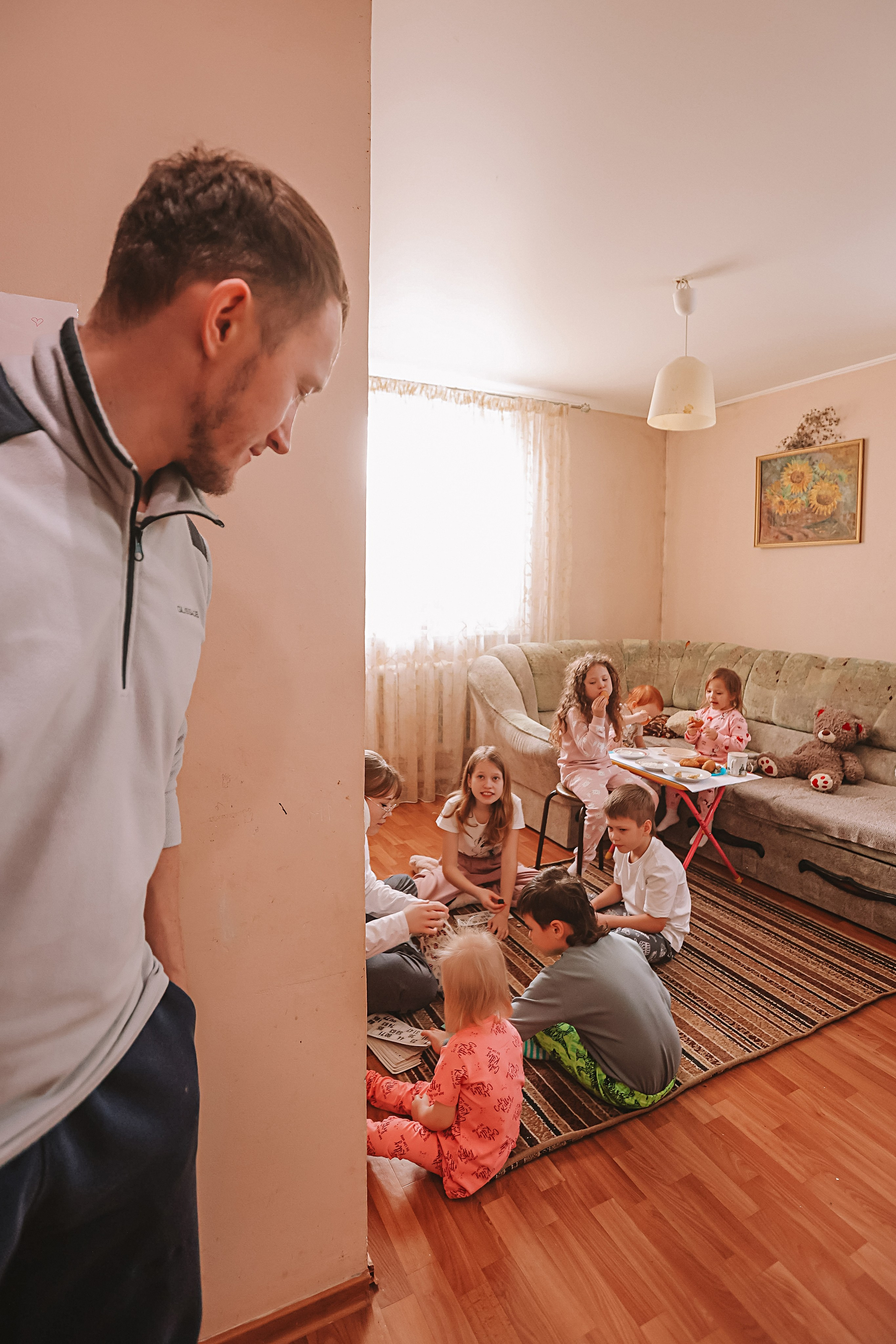 Большая семья репортаж. Семейный фотограф Тюмень, фотограф на роды Салмина Мария