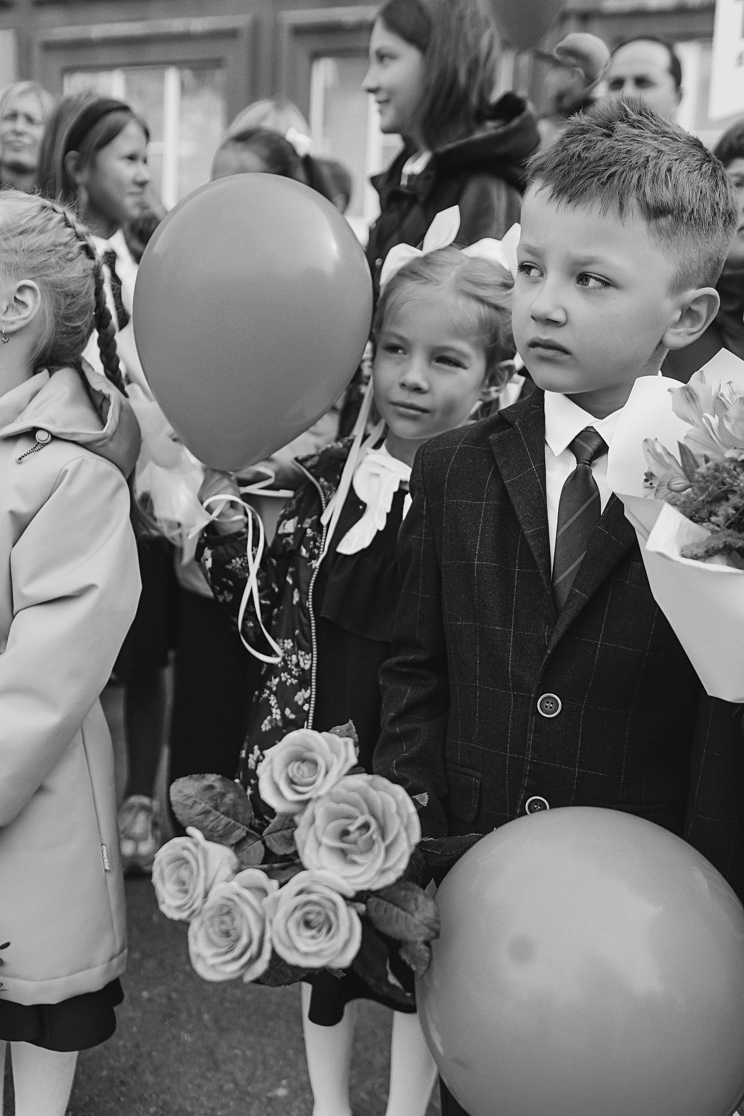 1 сентября линейка+кл час+портреты. Семейный фотограф Тюмень, фотограф на роды Салмина Мария