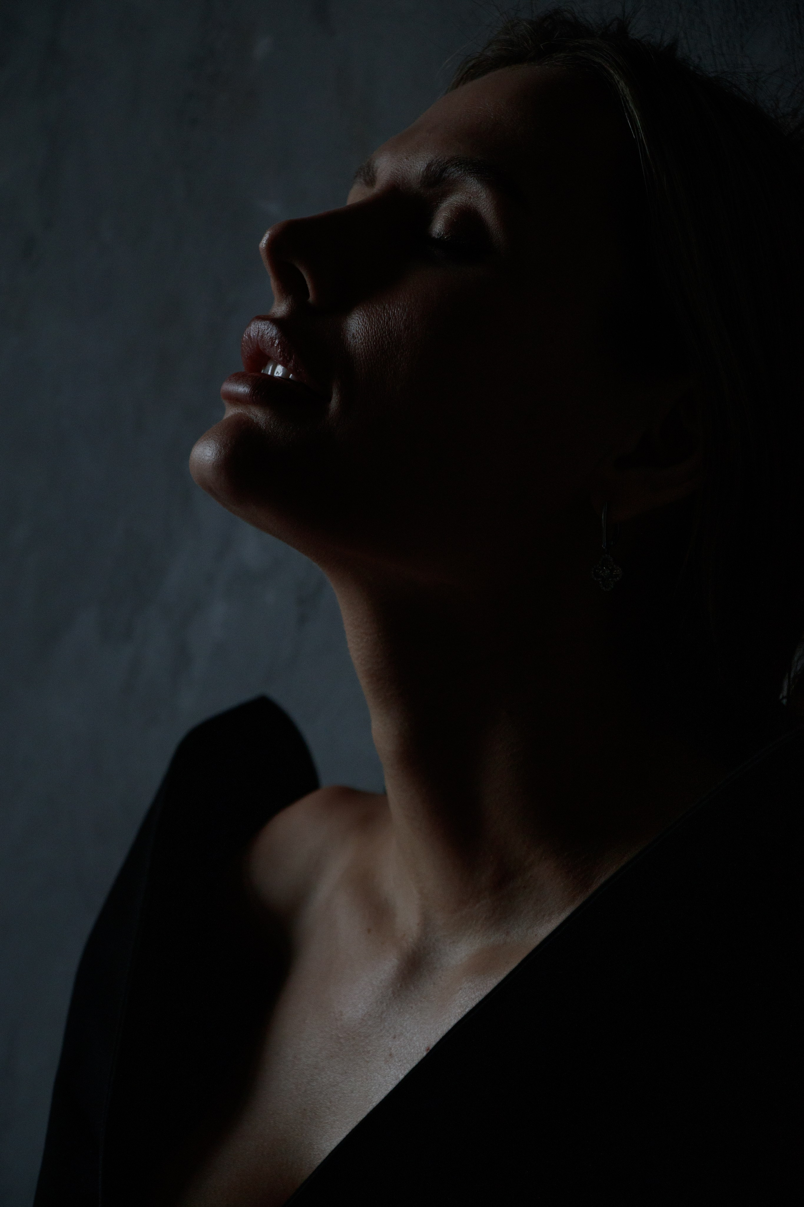 Эстетика женского тела портрет. Фотограф и ретушер в Ростове-на-Дону Вика Каен