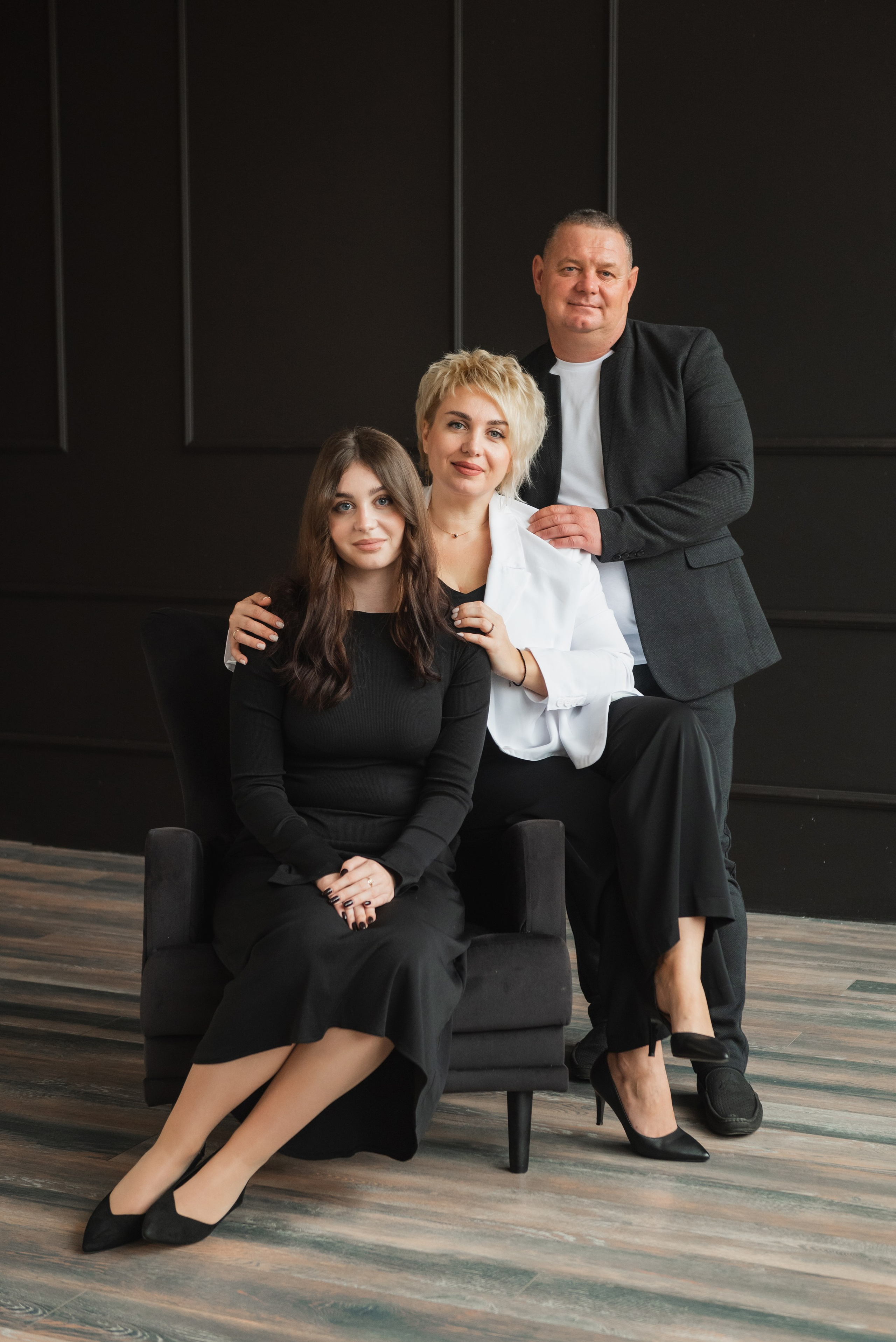 Евгений Катя и Виолетта. Семейный фотограф Ирина Сгибнева