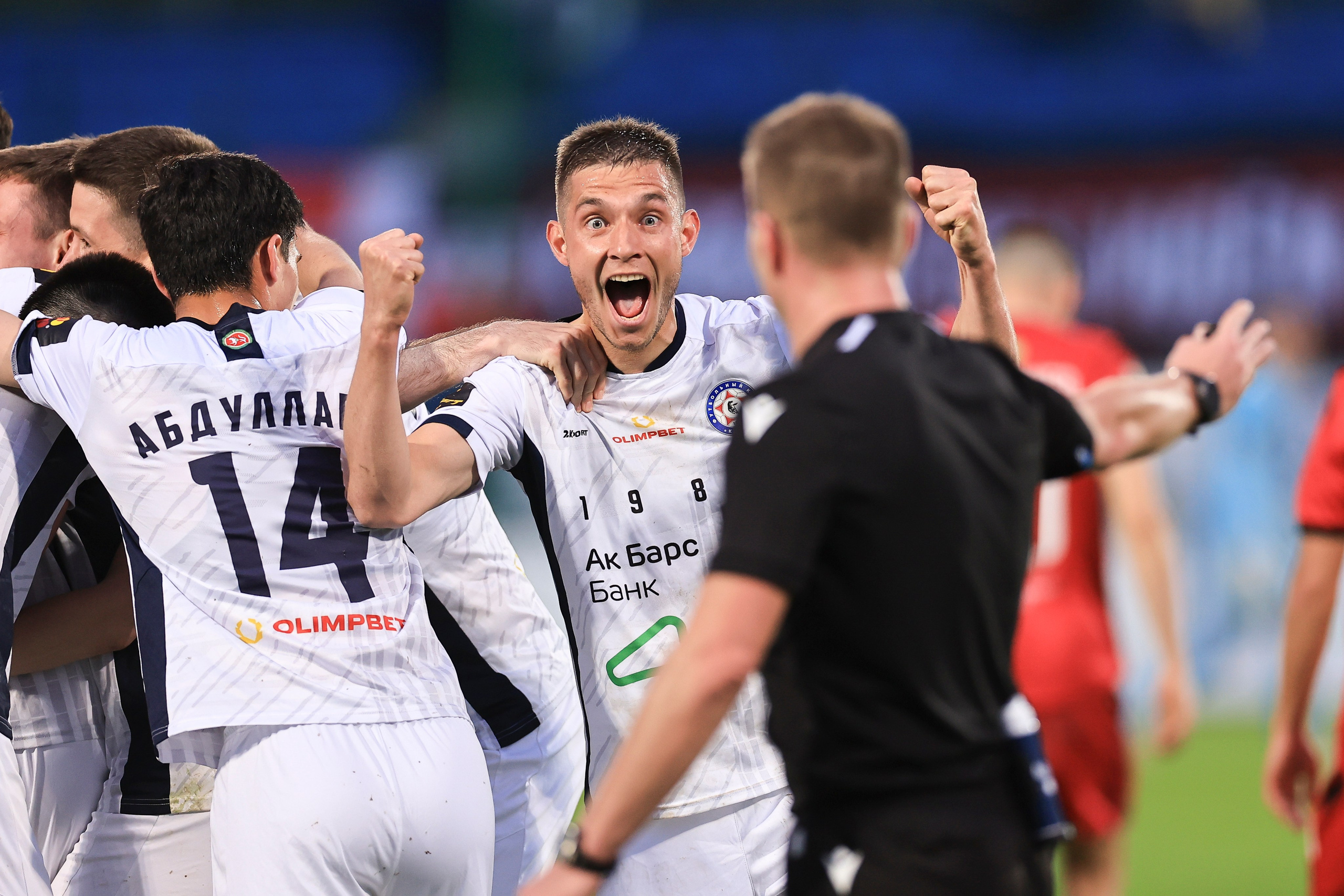 ФК Камаз — ФК Акрон. Спортивный репортажный фотограф Казань Нафис Сиразетдинов