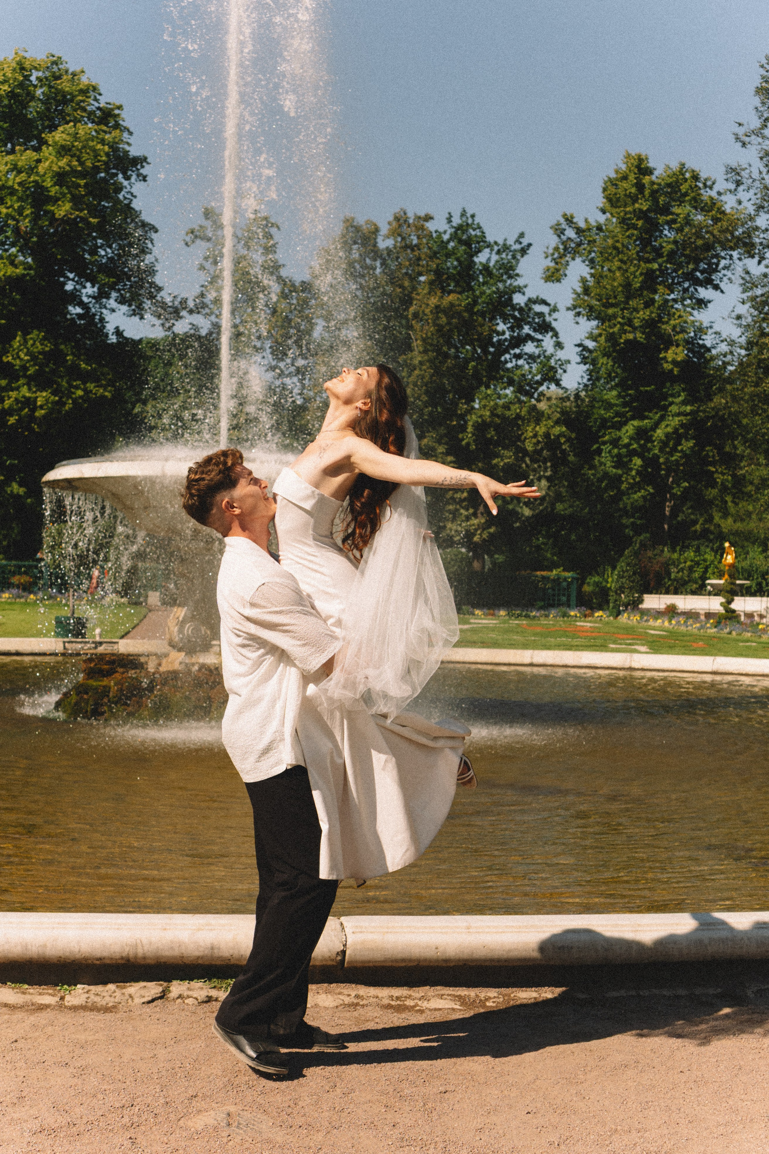 СВАДЕБНАЯ СЬЕМКА В ПЕТЕРГОФЕ И СЬЕМКА РЕПОРТАЖА В ЗАГСЕ ПЕТЕРГОФА. Профессиональный фотограф, Санкт-Петербург — Виктория Богомолова