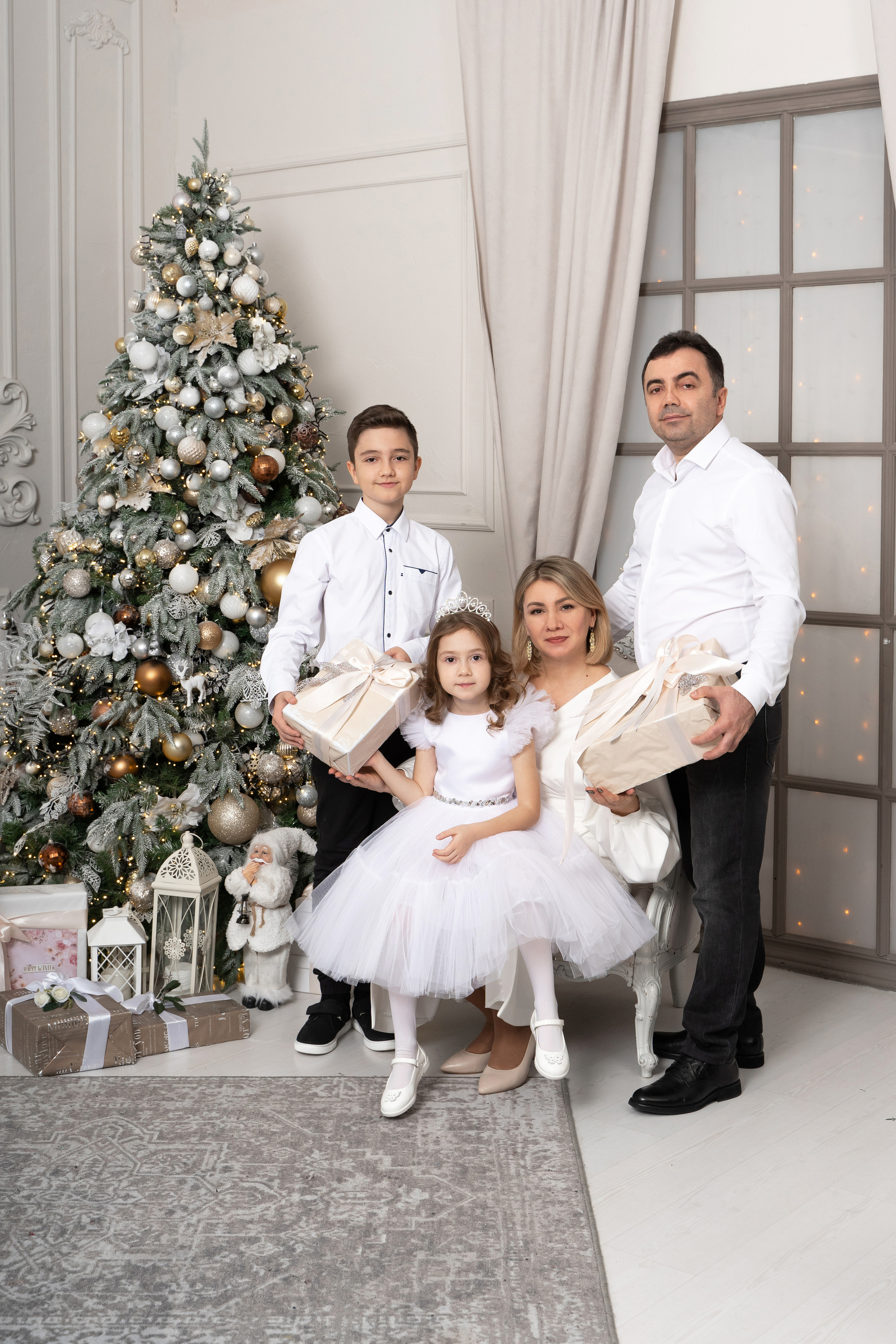 Большая новогодняя семейная фотосессия. студия Версаль. Фотограф Татьяна Мамонтова